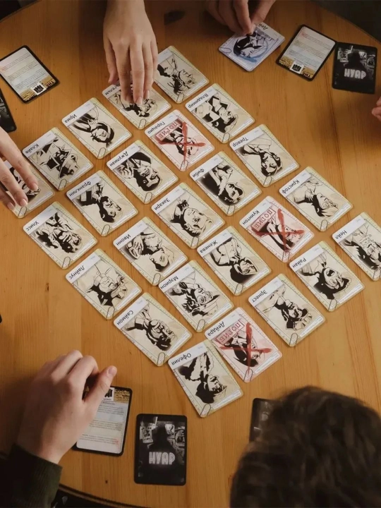 Настольная игра UNO, карточки игроков FIFA, кто я, нуар, интуиция, мафия, мемо, покер