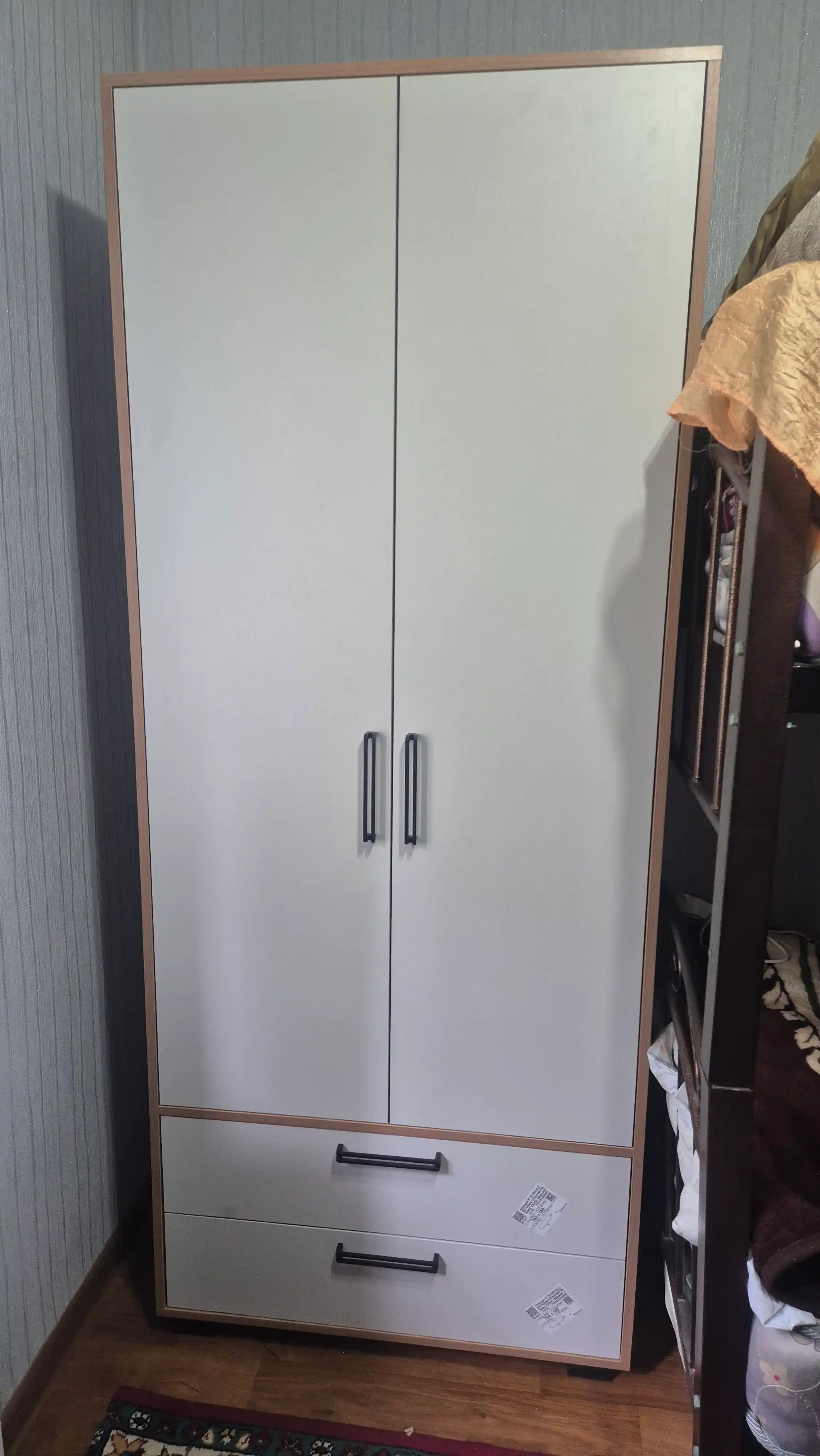 Comfort 2 eshikli kiyim shkafi 200×80×50 sm, LDSP Rossiya