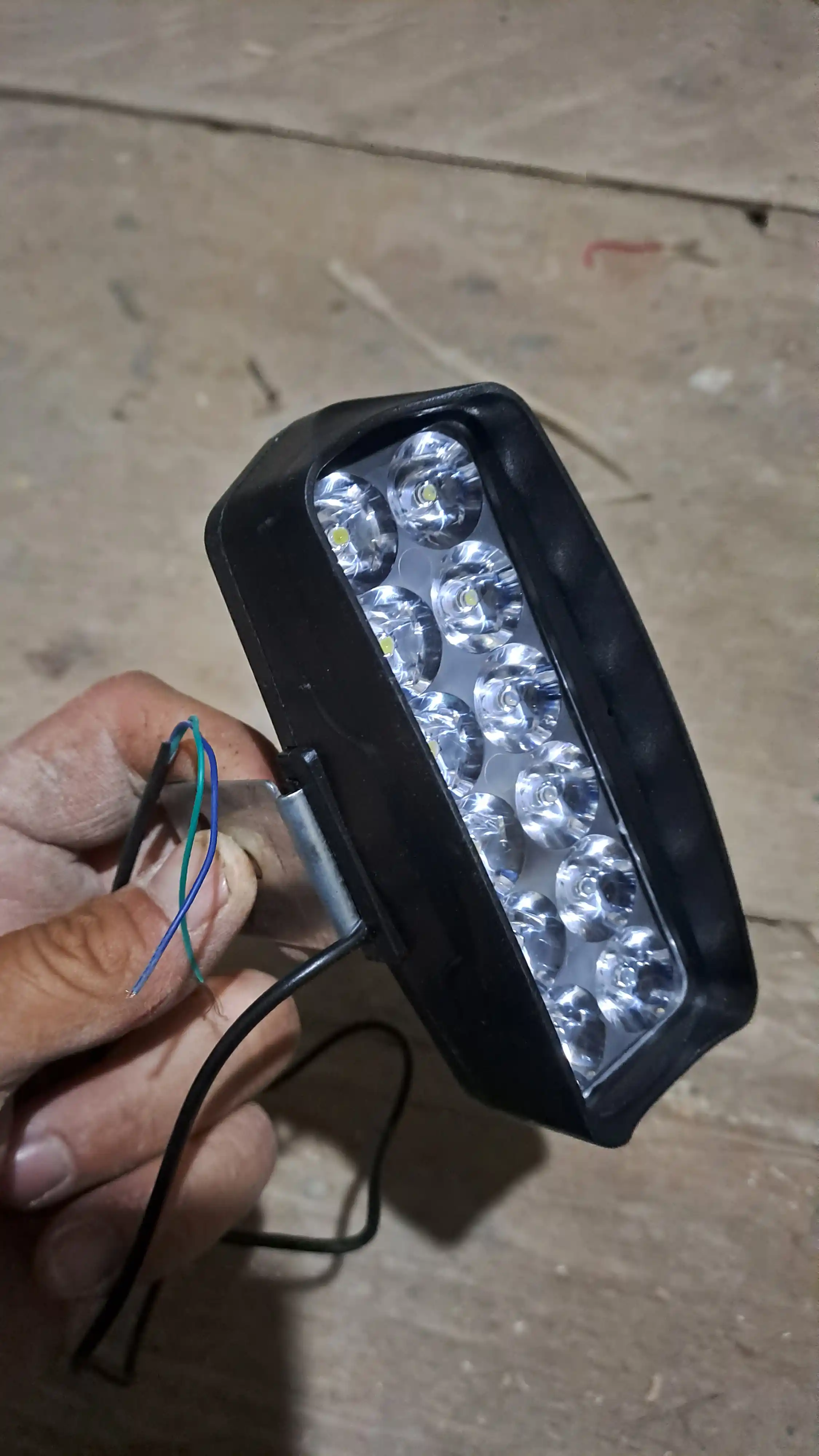 Skuter va moped uchun LED fara – 18 diodli kuchli projektor