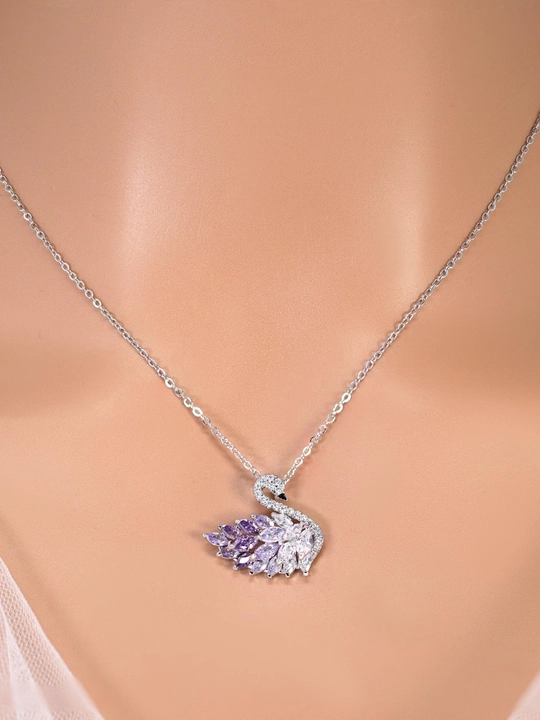 Ayollar zanjiri - oqqush shaklidagi marjon, SWAROVSKI kristallari bilan bezatilgan