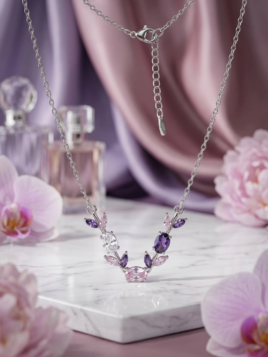 Ayollar zanjiri - oqqush shaklidagi marjon, SWAROVSKI kristallari bilan bezatilgan