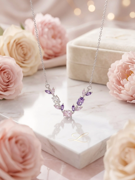 Ayollar zanjiri - oqqush shaklidagi marjon, SWAROVSKI kristallari bilan bezatilgan