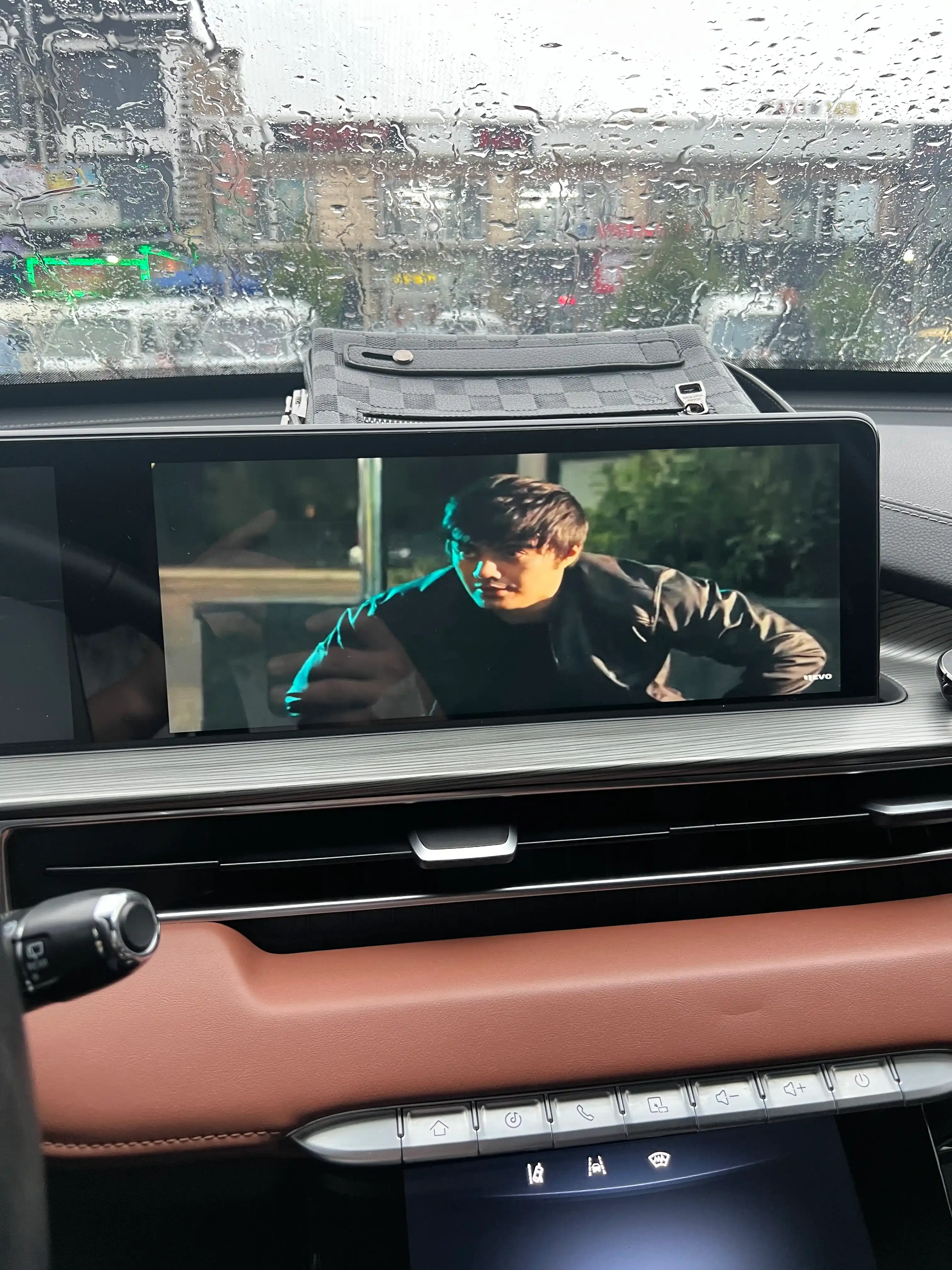 3 tasi 1 da CarPlay Ai Box adapteri Android 13 va Android Auto qo‘llab quvvatlaydi
