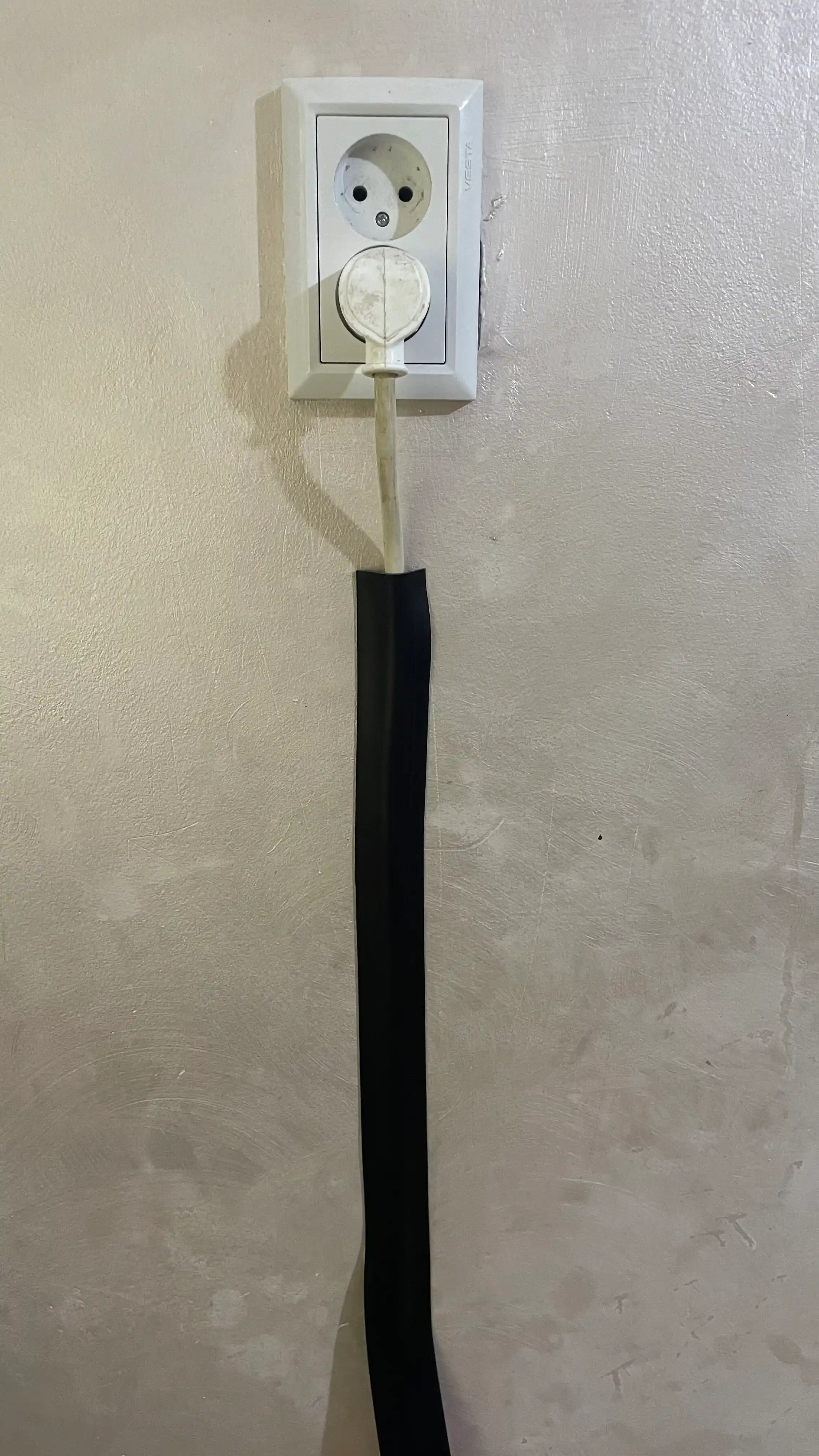 Simlar uchun yashirin kabel kanali o'zi yopishadigan 3 metr