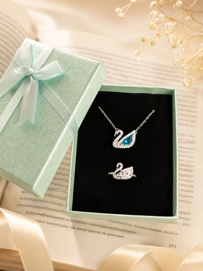 Ayollar va qizlar uchun sovg‘a qutisi bilan Swarovski sovg‘a to‘plami