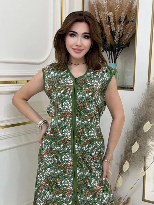 Ayollar uchun yengsiz uy xalati zamokli
