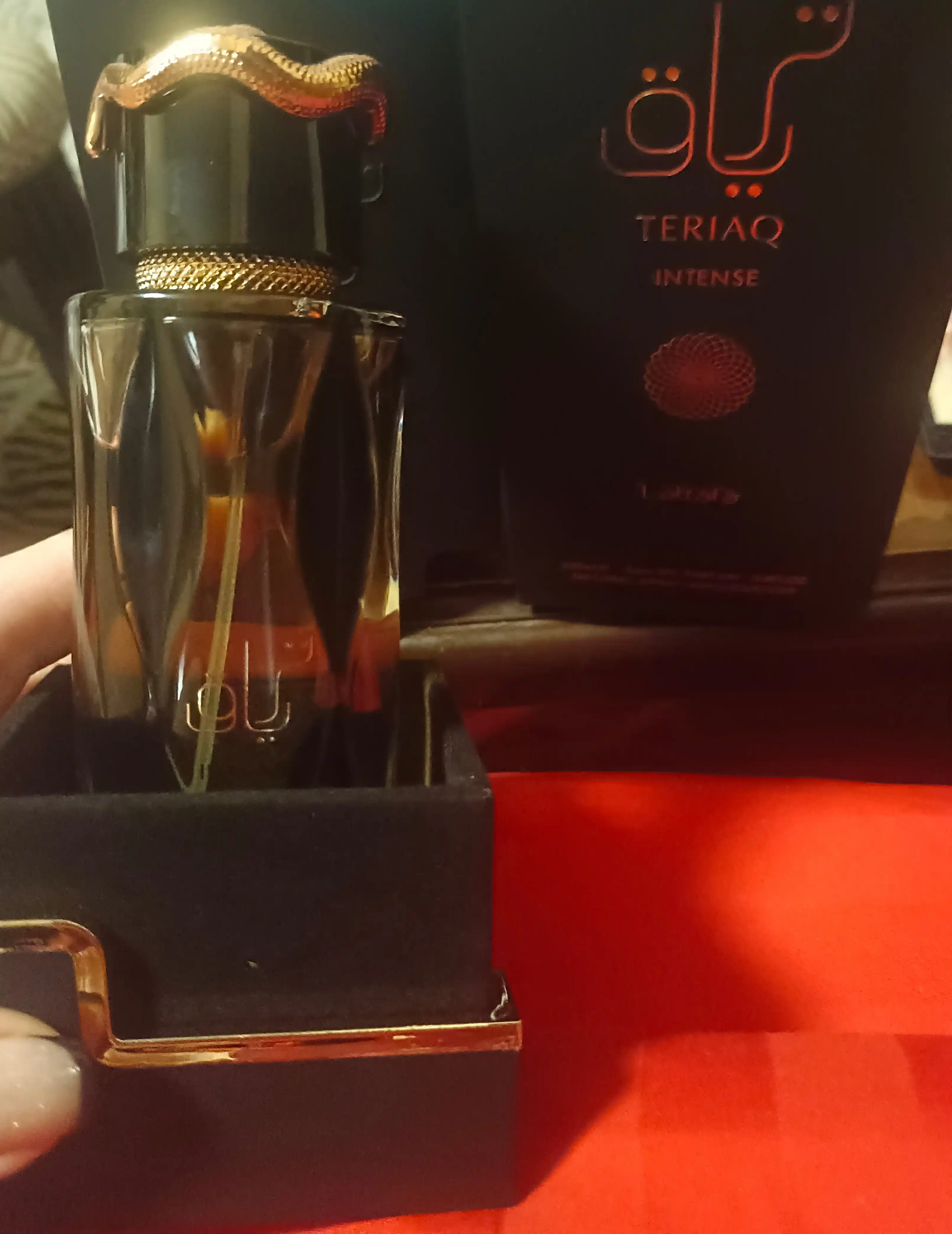 TERIAQ Intense от Lattafa — это парфюмерная вода с ярко выраженным характером