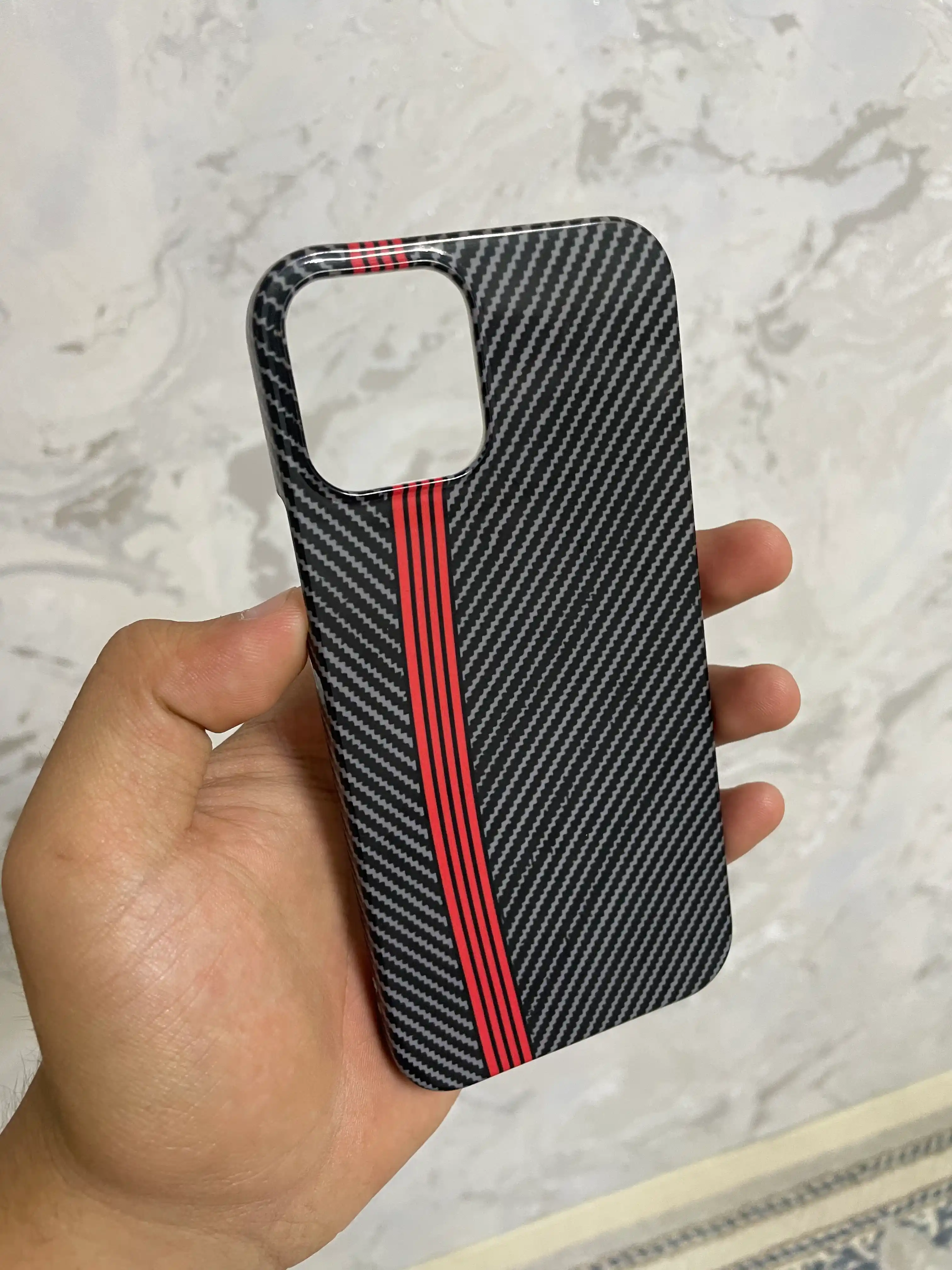 Карбоновый чехол для iPhone 11–16 Pro и Pro Max