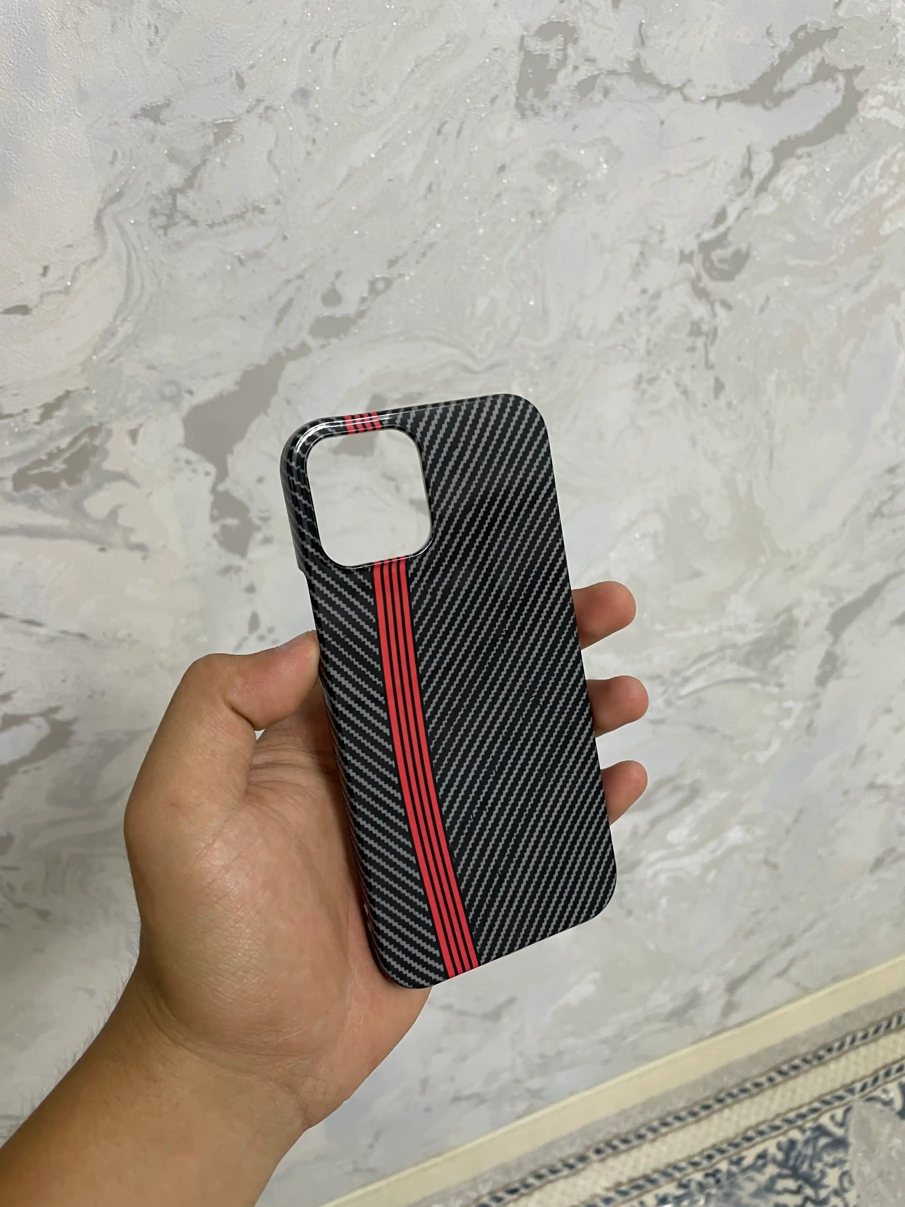 Карбоновый чехол для iPhone 11–16 Pro и Pro Max