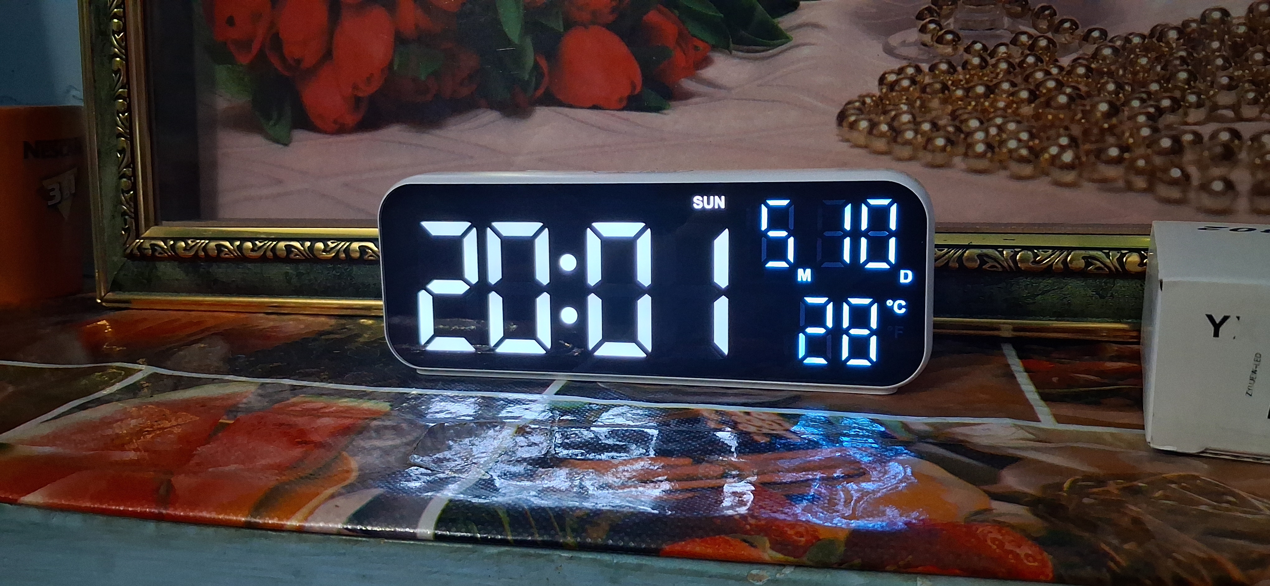 Современные, многофункциональные LED настольные часы
