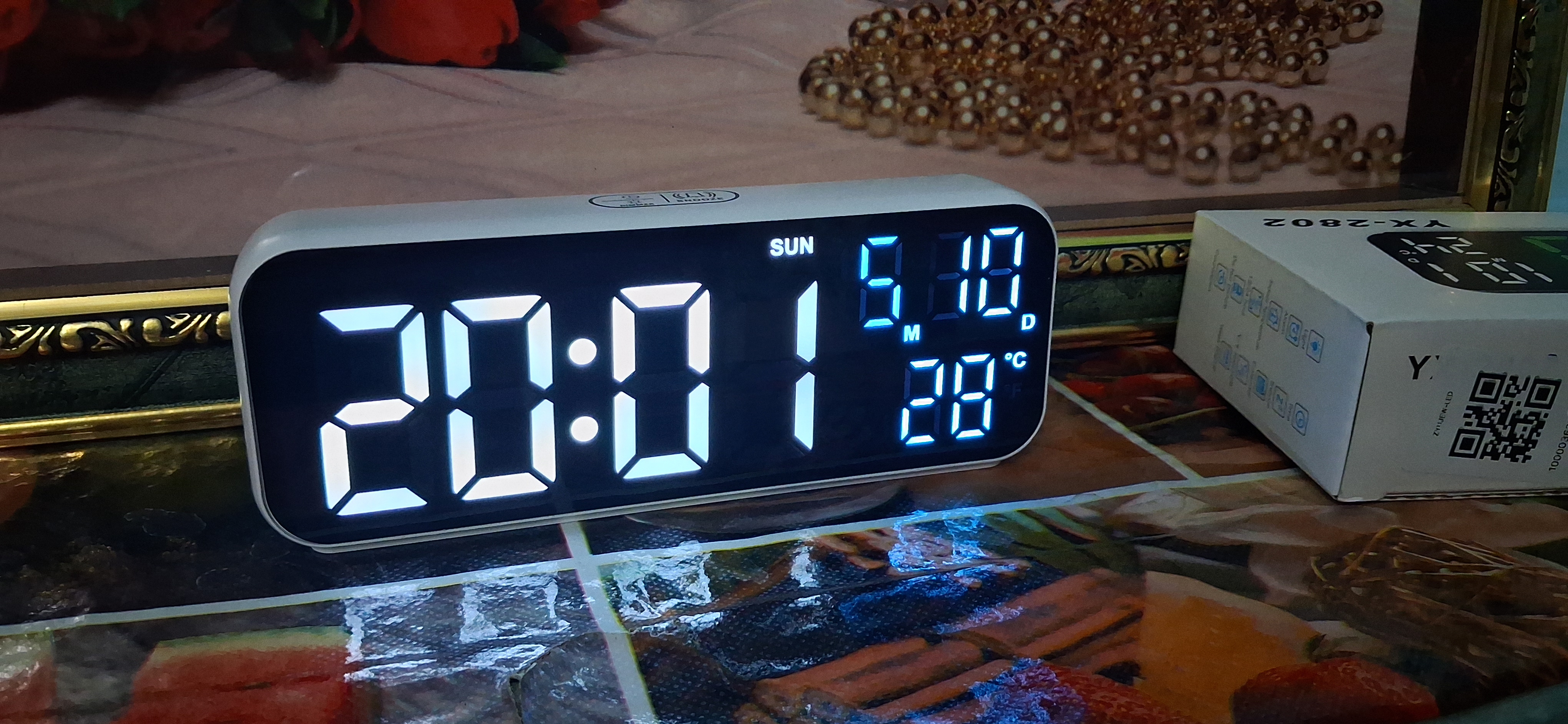 Современные, многофункциональные LED настольные часы