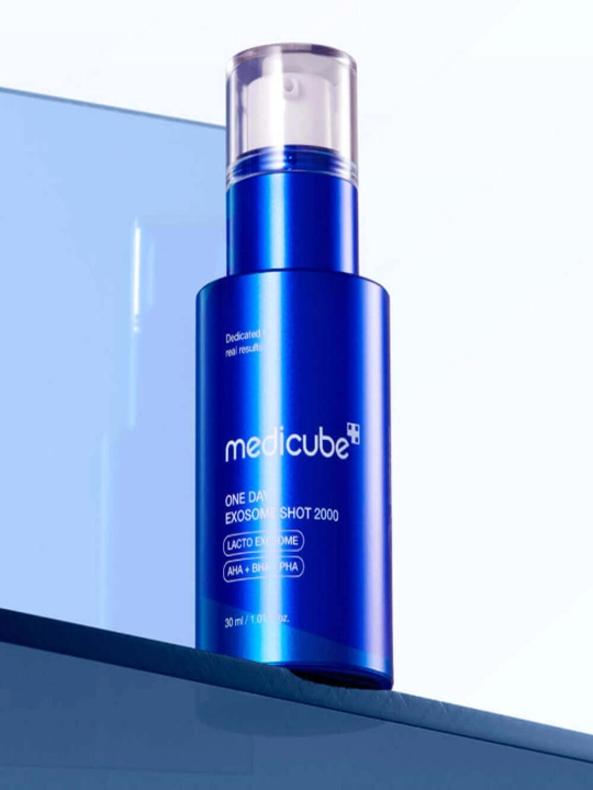Medicube One Day Exosome Shot 2000 — сыворотка с экзосомами и спикулами, для сужения пор