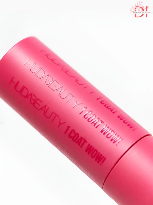 Ultra hajm va uzunlik beruvchi Huda Beauty 1 Coat WOW mascara extra qora rangli tush