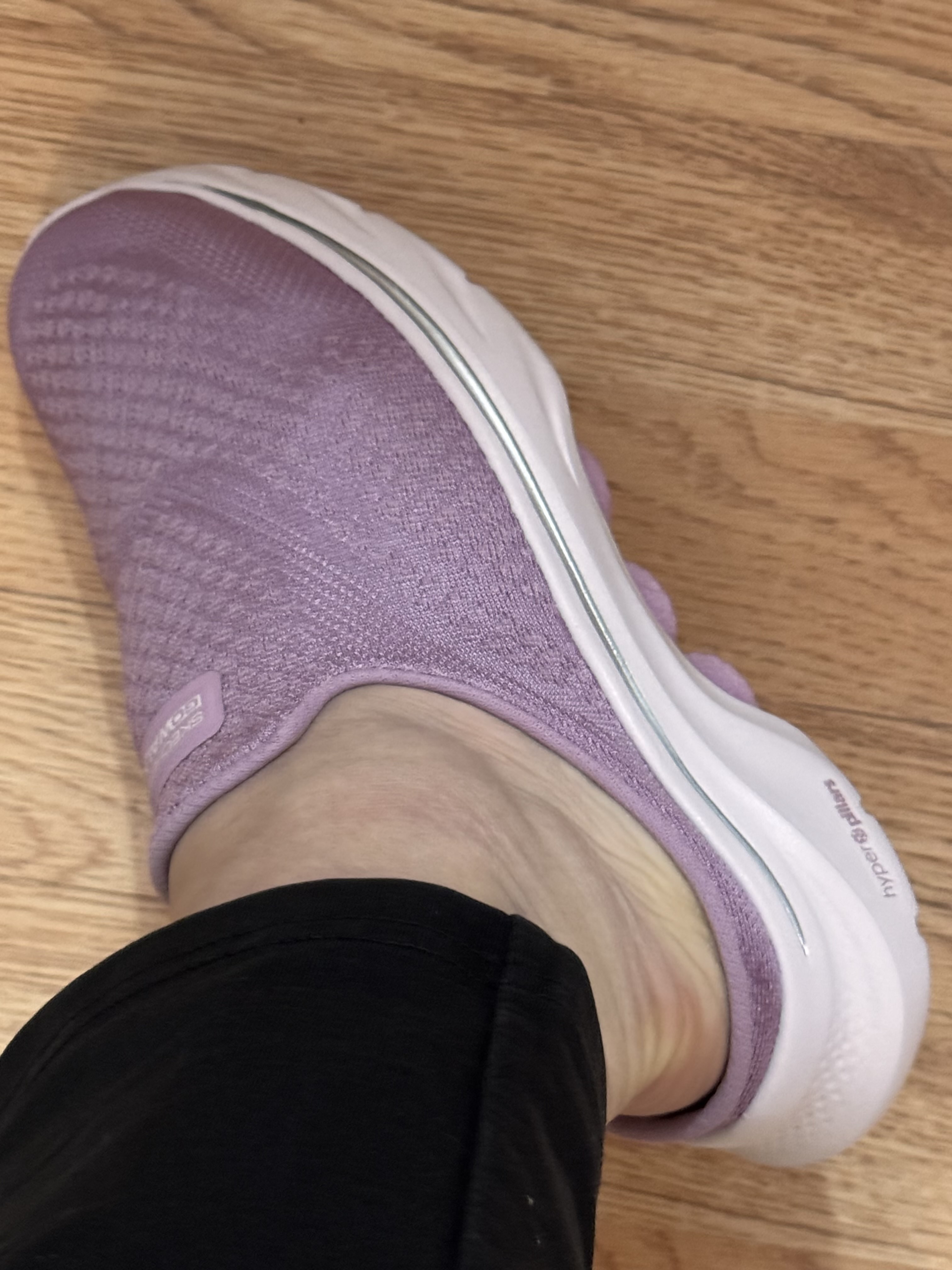 Слипоны женские Skechers GO Walk 7 без шнурков, с амортизацией, с вязаным верхом