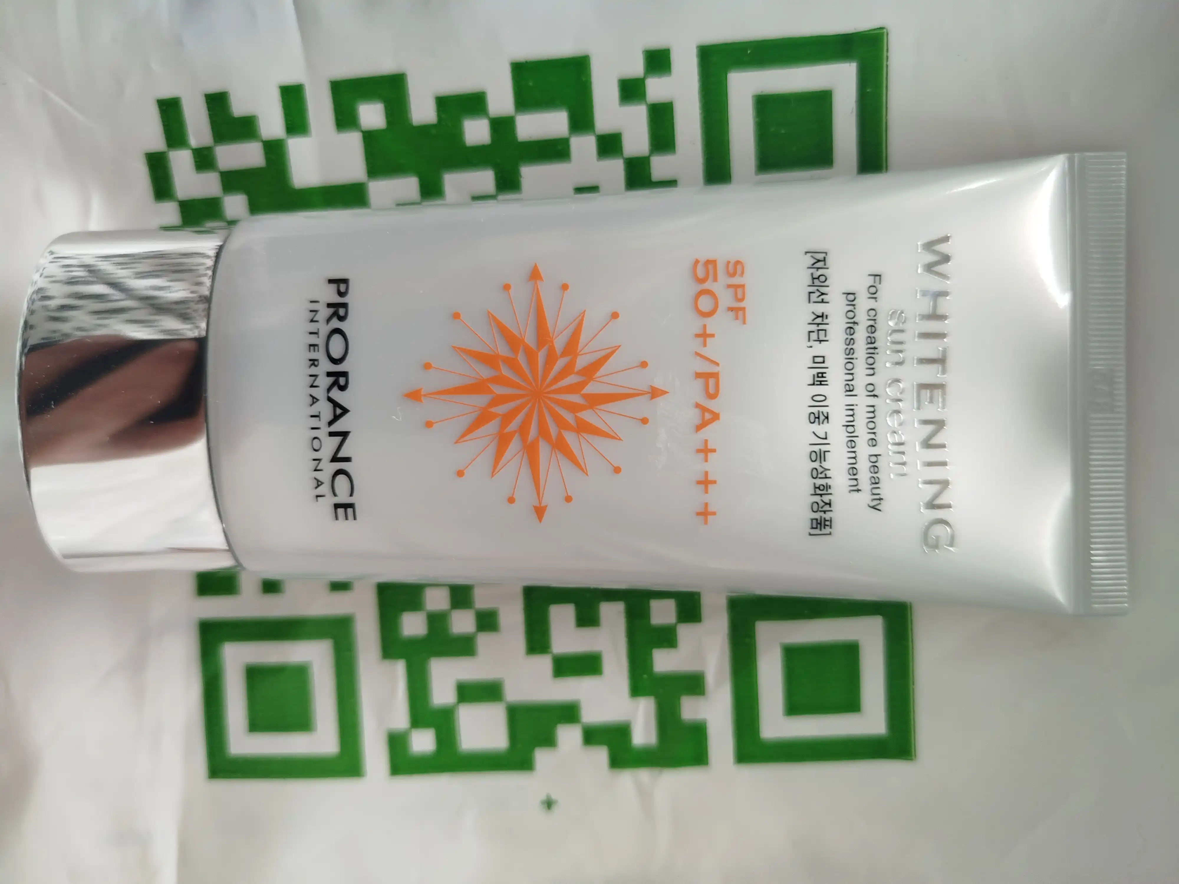 Prorance Whitening SPF 50+ pigmentatsiyaga qarshi oqartiruvchi quyoshdan himoyalovchi krem