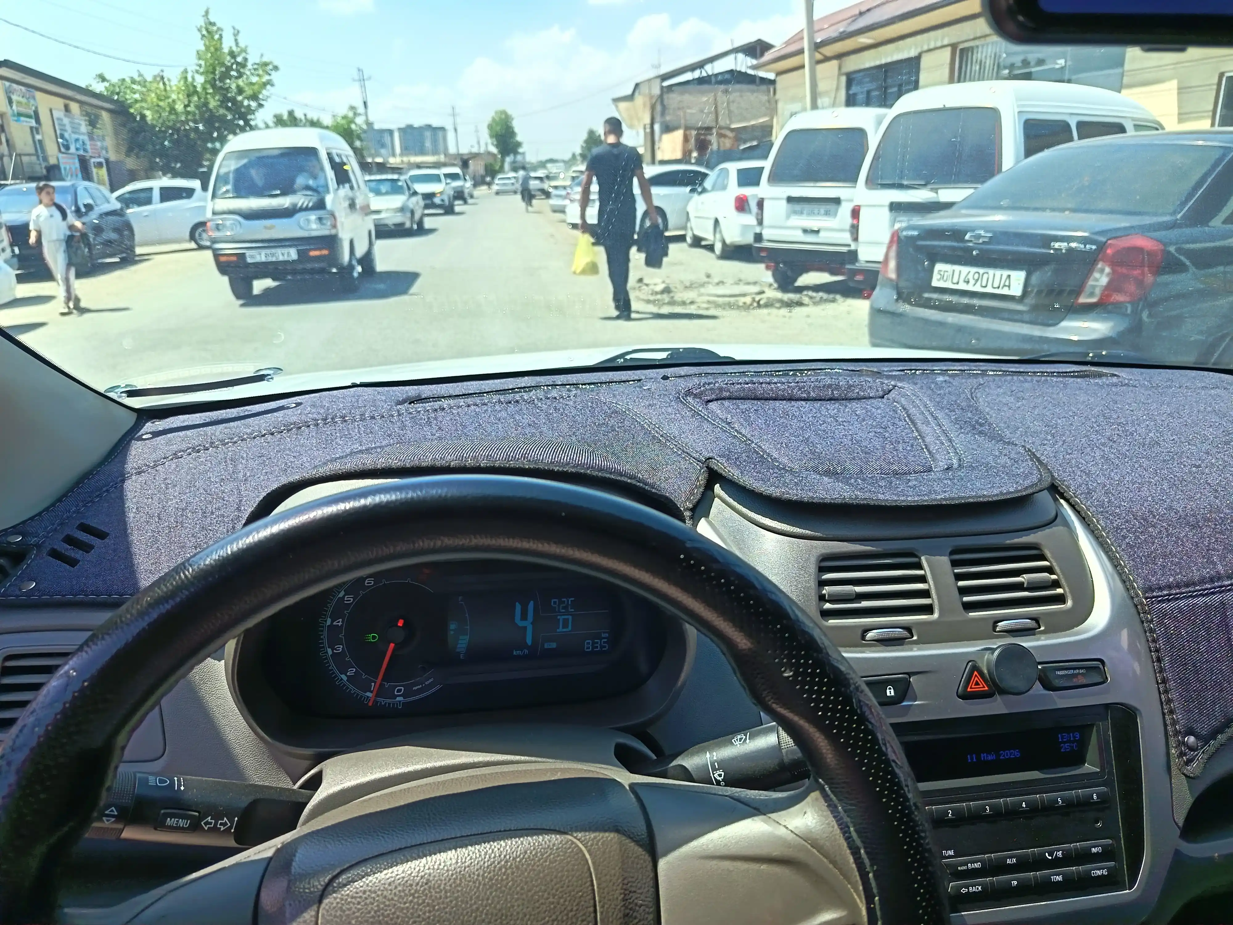 Автомобильные торпедные коврики материал из джинсы. (Шотландка)