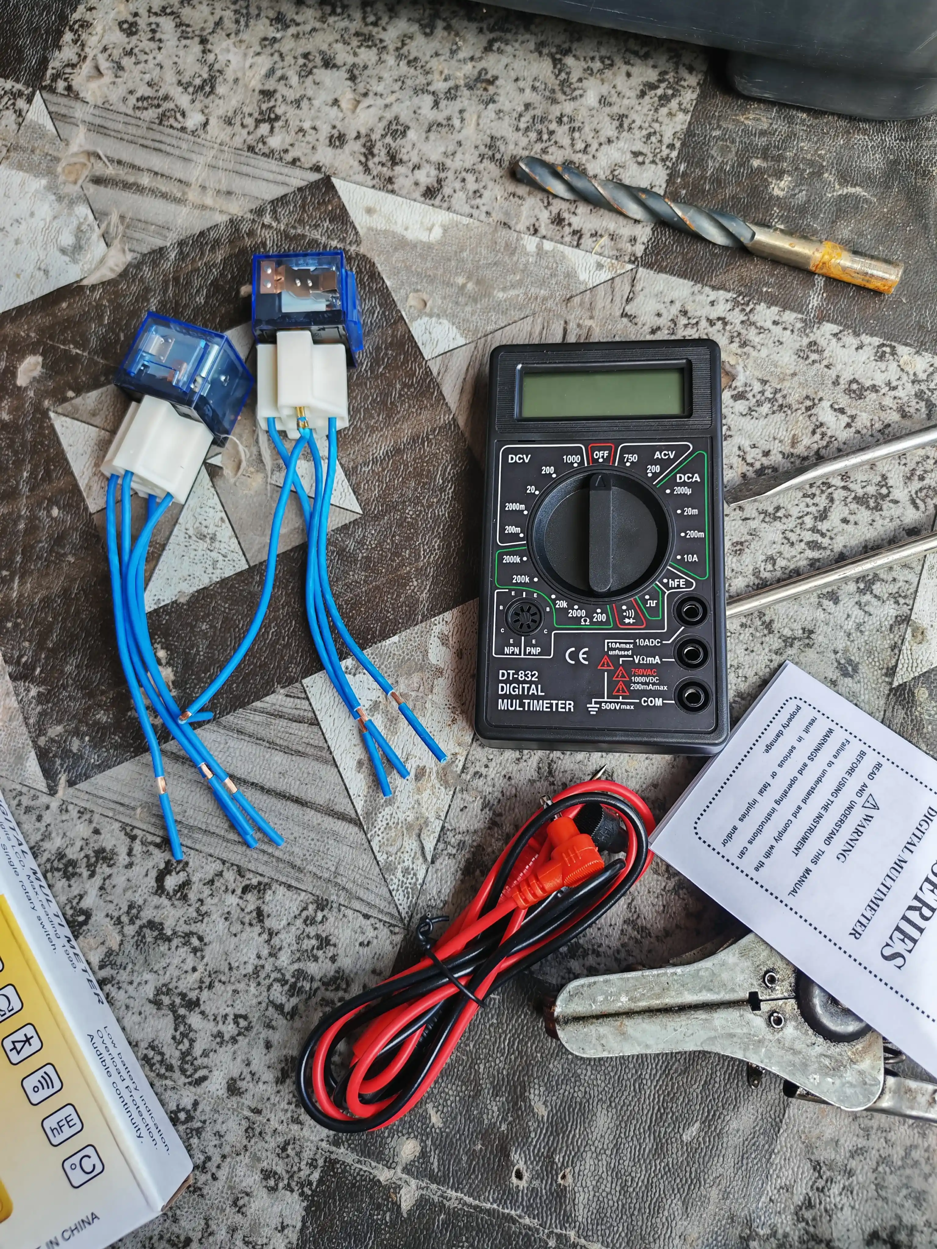 Multimetr, Testor DT-830
