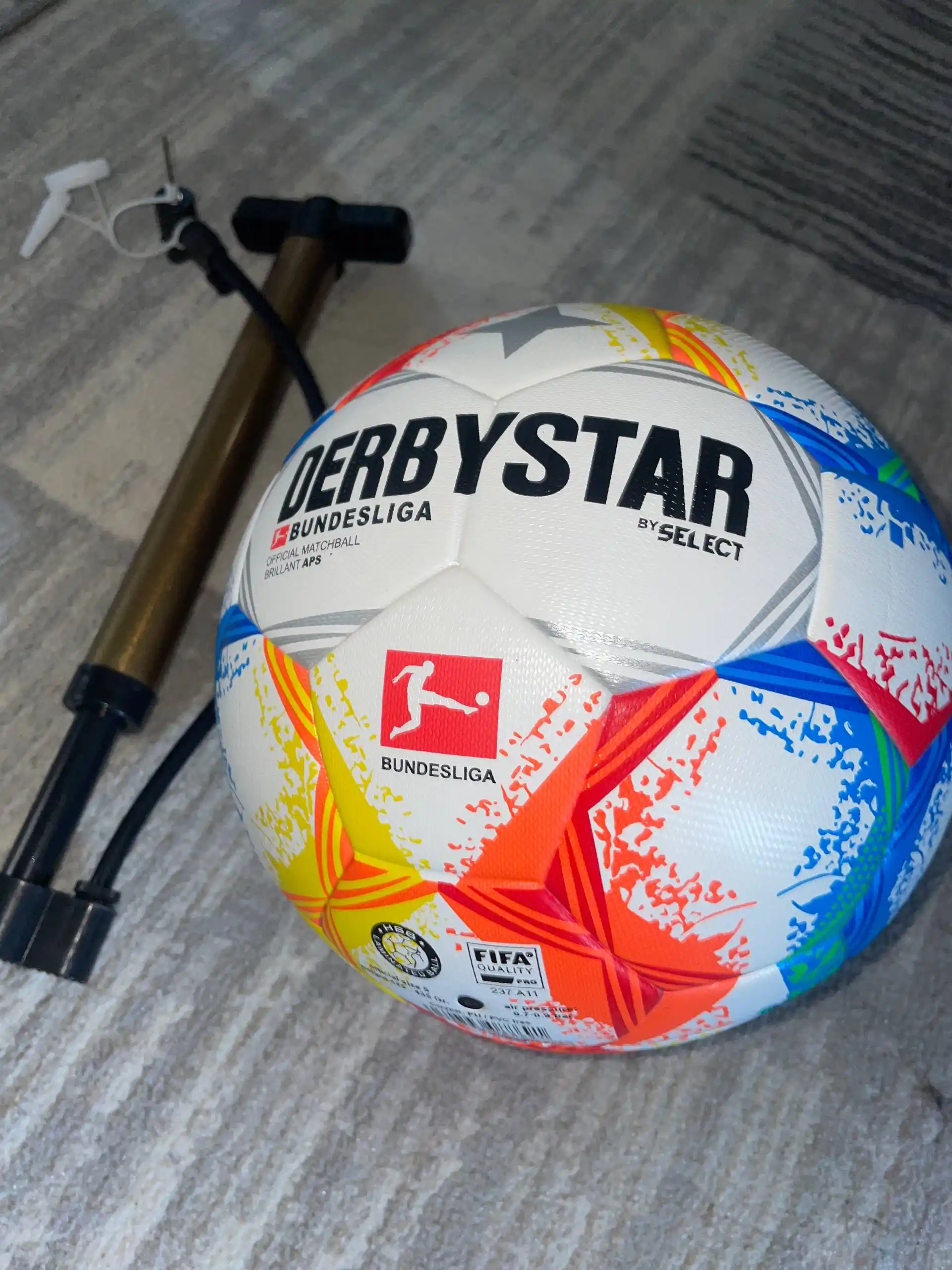 Futbol to‘pi, 5 o‘lchamli, sovg‘aga to‘p nasosi, 1 ta igna