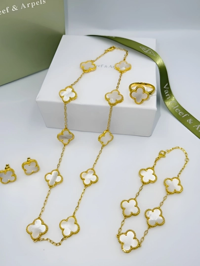 Набор украшений VAN CLEEF: кольцо, серьги, цепочка и браслет. — AURELIS-YSLZANJ-БЕЛЫЙ