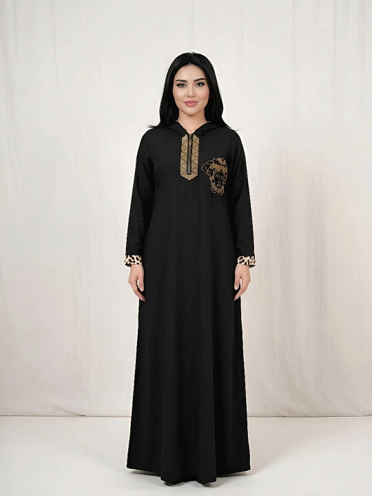 Ayollar uchun qora abaya ko‘ylagi, leopard a tillarang toshlar bilan bezatilgan, qalpoqli - 