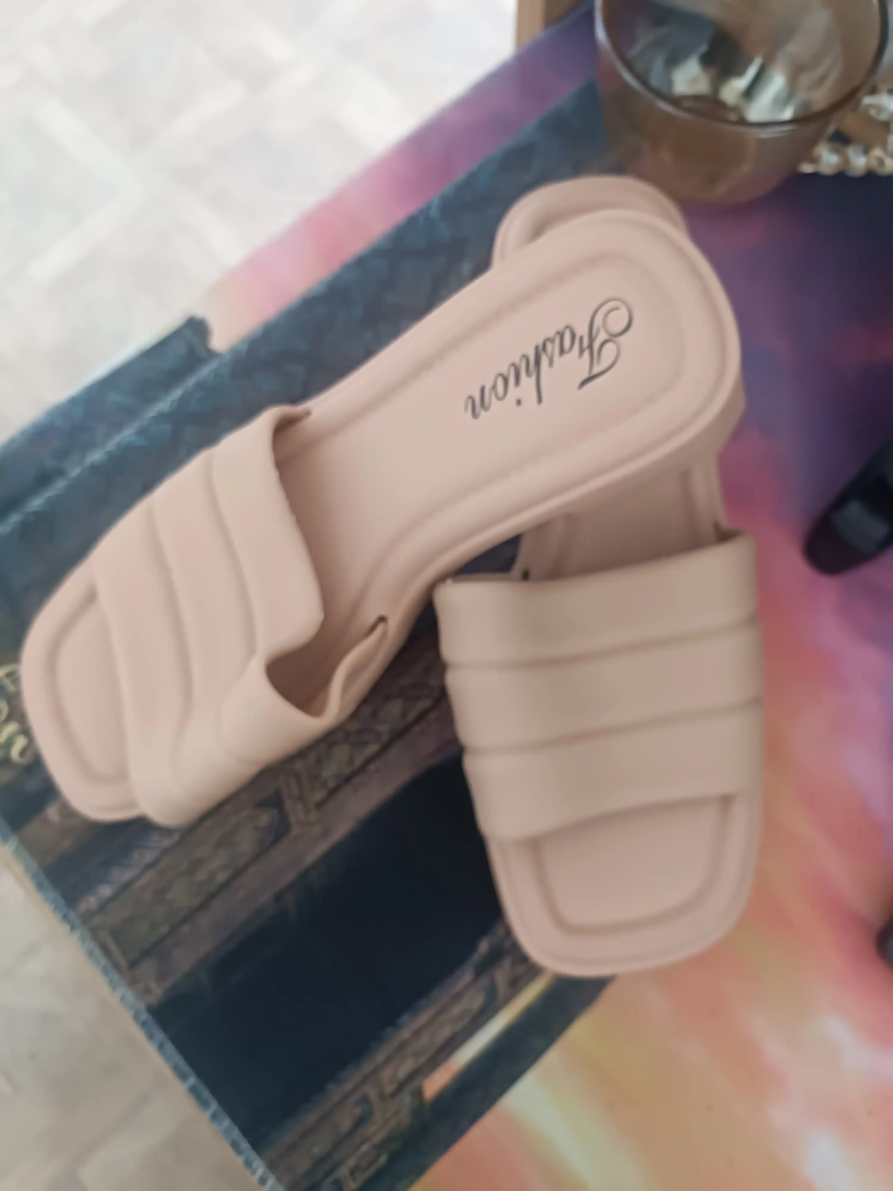 Turli rangdagi ayollar shippaklari, 36 - 41 O'rta poshnali. Malomerka