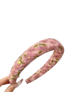 Розовый