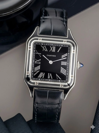 Мужские наручные часы Cartier с кожаным ремешком подойдут к любому стилю