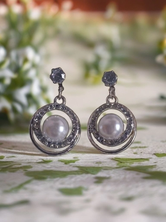 Серьги женские с жемчугом - сережки конго с кристаллами, акцентная бижутерия Amadora