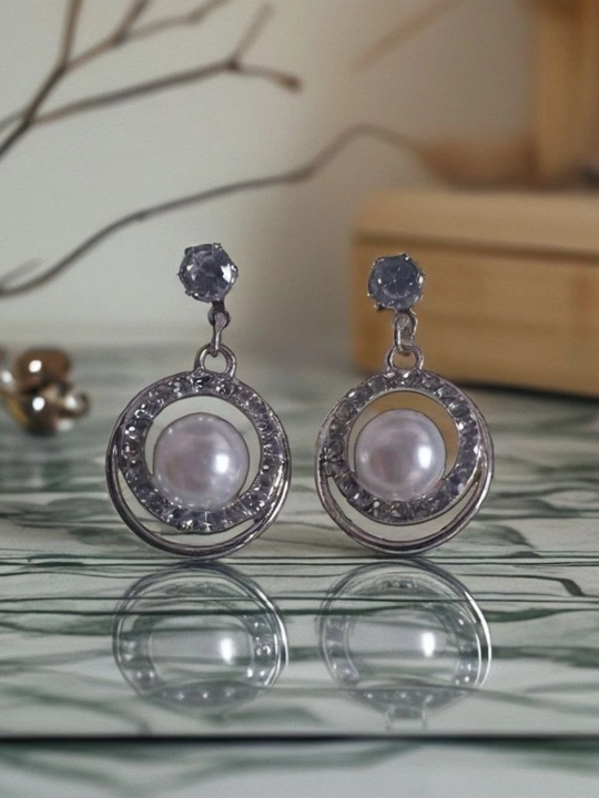 Серьги женские с жемчугом - сережки конго с кристаллами, акцентная бижутерия Amadora