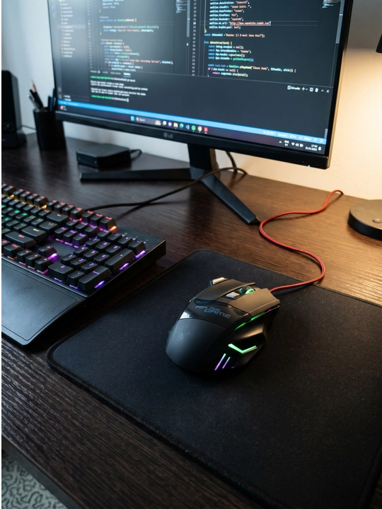 Игровая мышь G6 LED-подсветкой и эргономичным дизайном для комфортной работы и игр