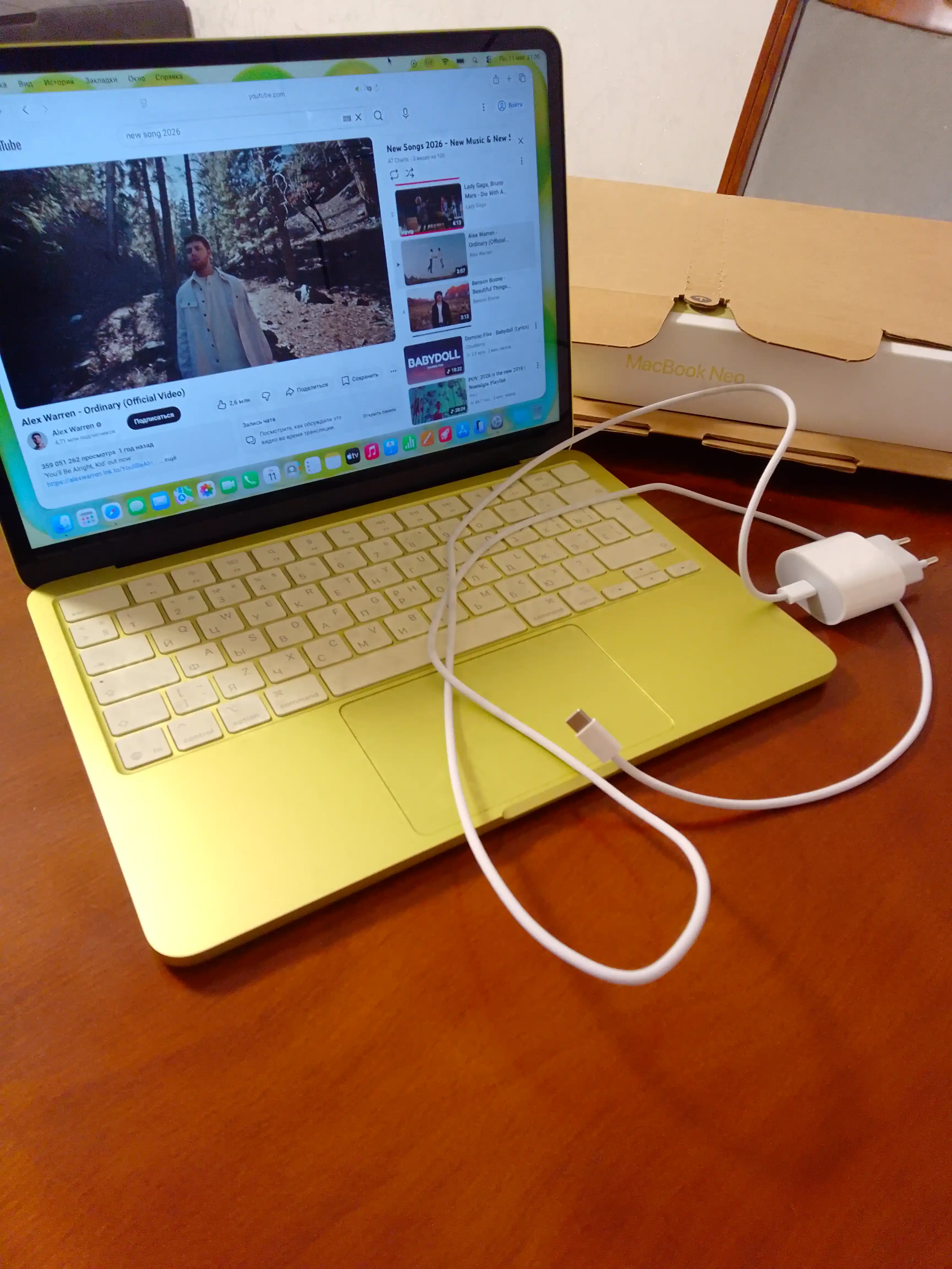 Ноутбук Apple MacBook Neo 13 256 GB / 512 GB Touch ID