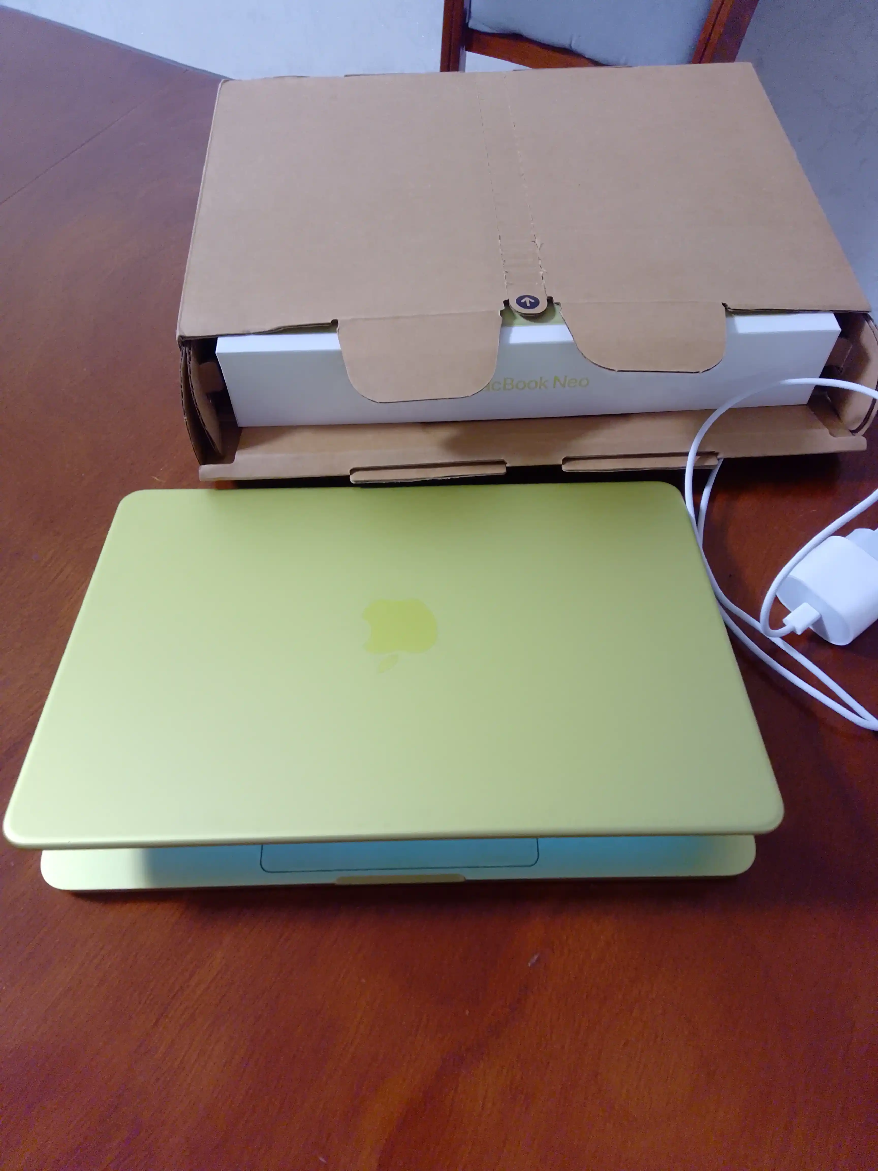 Ноутбук Apple MacBook Neo 13 256 GB / 512 GB Touch ID