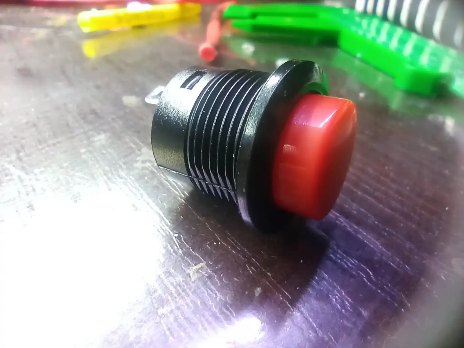 Tugma R13-507 off-(on) qizil (3A 250V)
