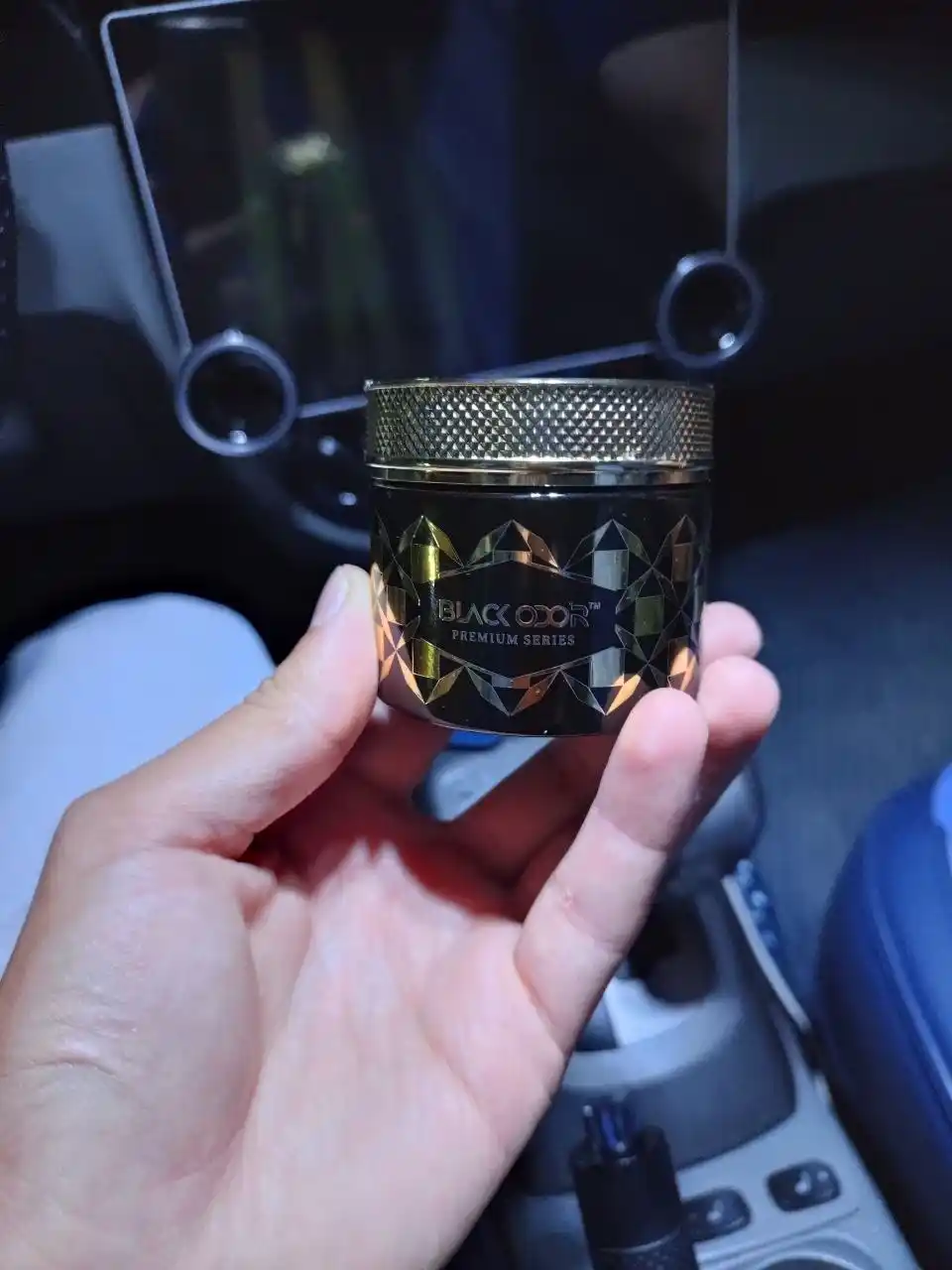 BLACK ODOR avtomobil va uy uchun xushbo‘ylantirgich