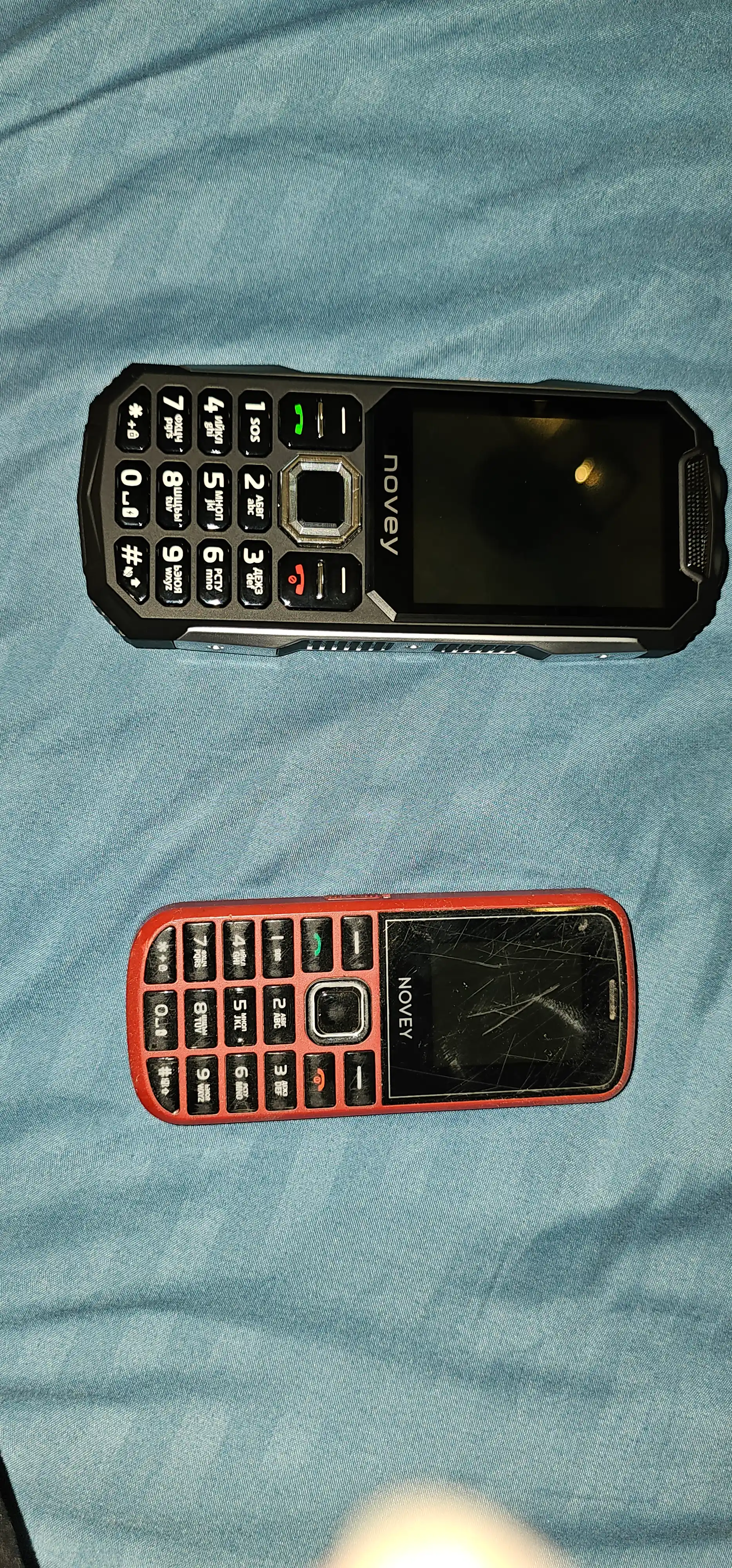 Knopkali telefon Novey T500 TANK, katta batareya 5000mAh