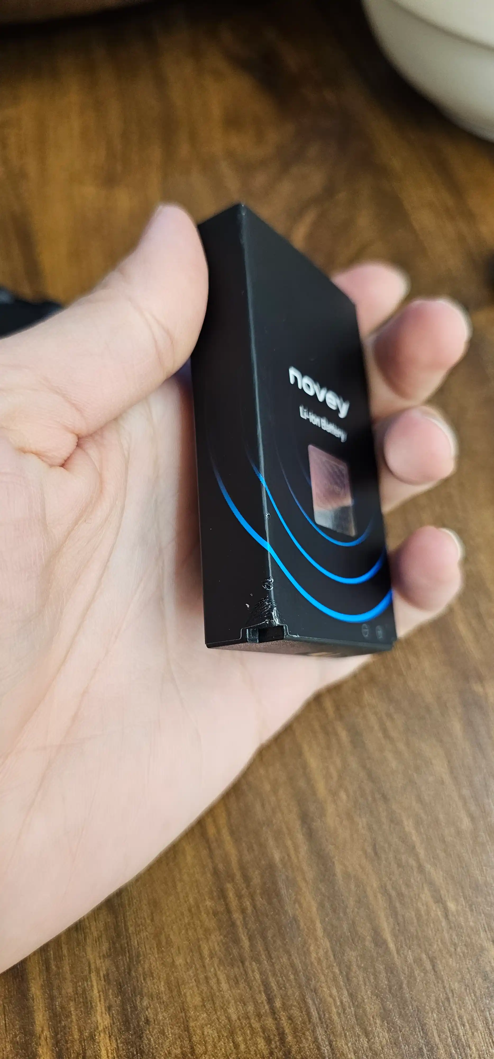 Knopkali telefon Novey T500 TANK, katta batareya 5000mAh