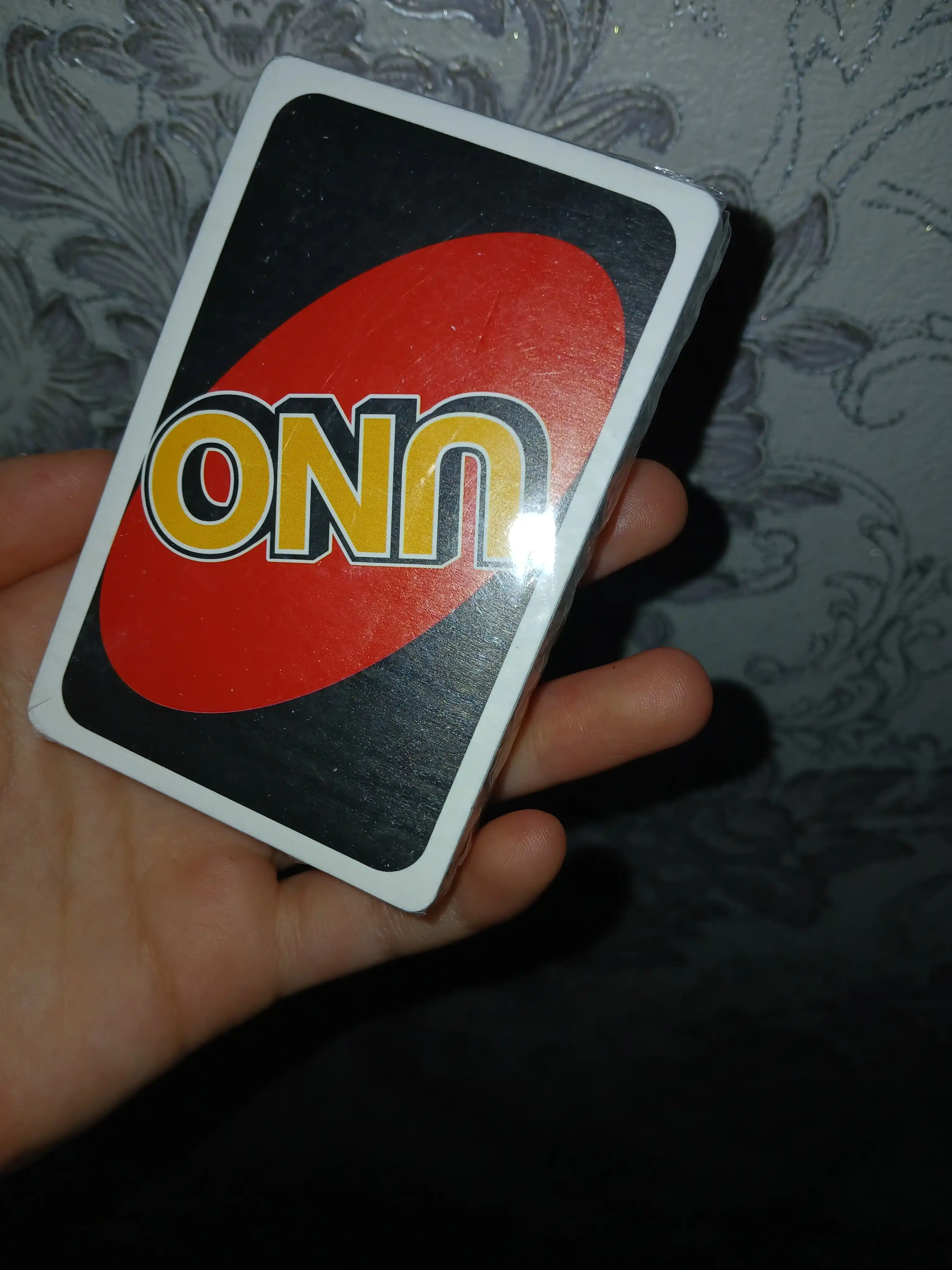 UNO karta o‘yini — oila uchun, 2–10 o‘yinchi, 7 yoshdan
