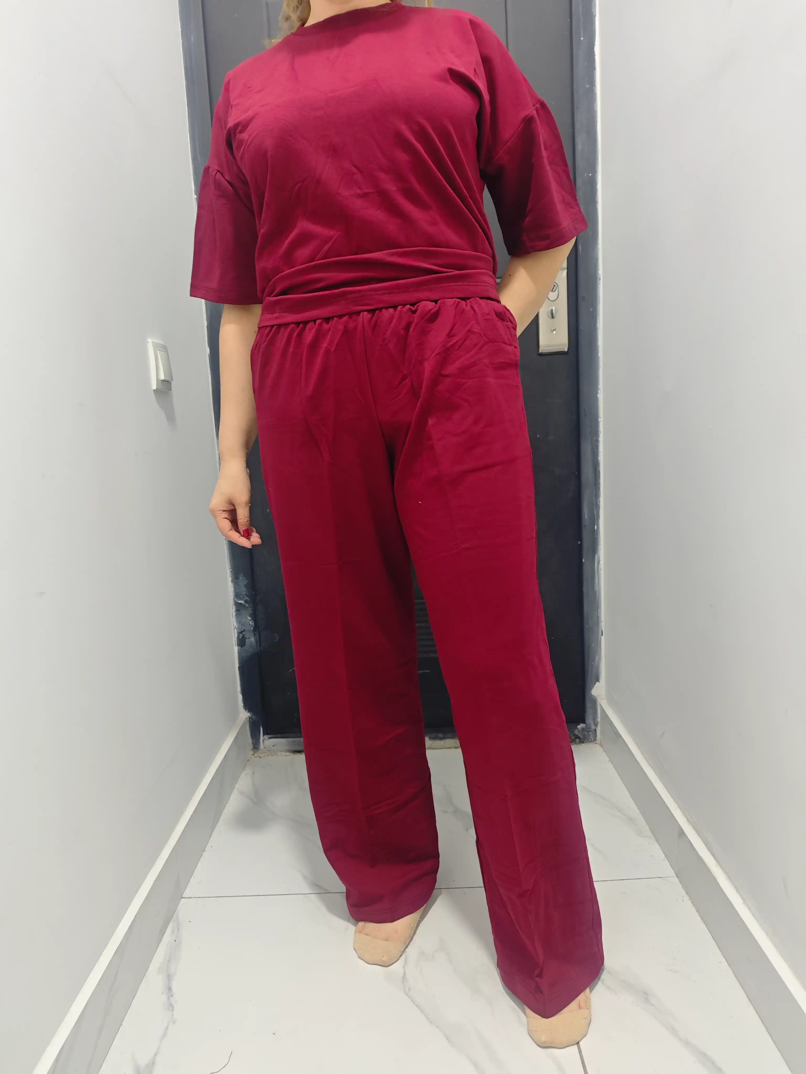 Ayollar uchun zamonaviy ikki qismli kostyumi – oversize va qulay modellar to`plami
