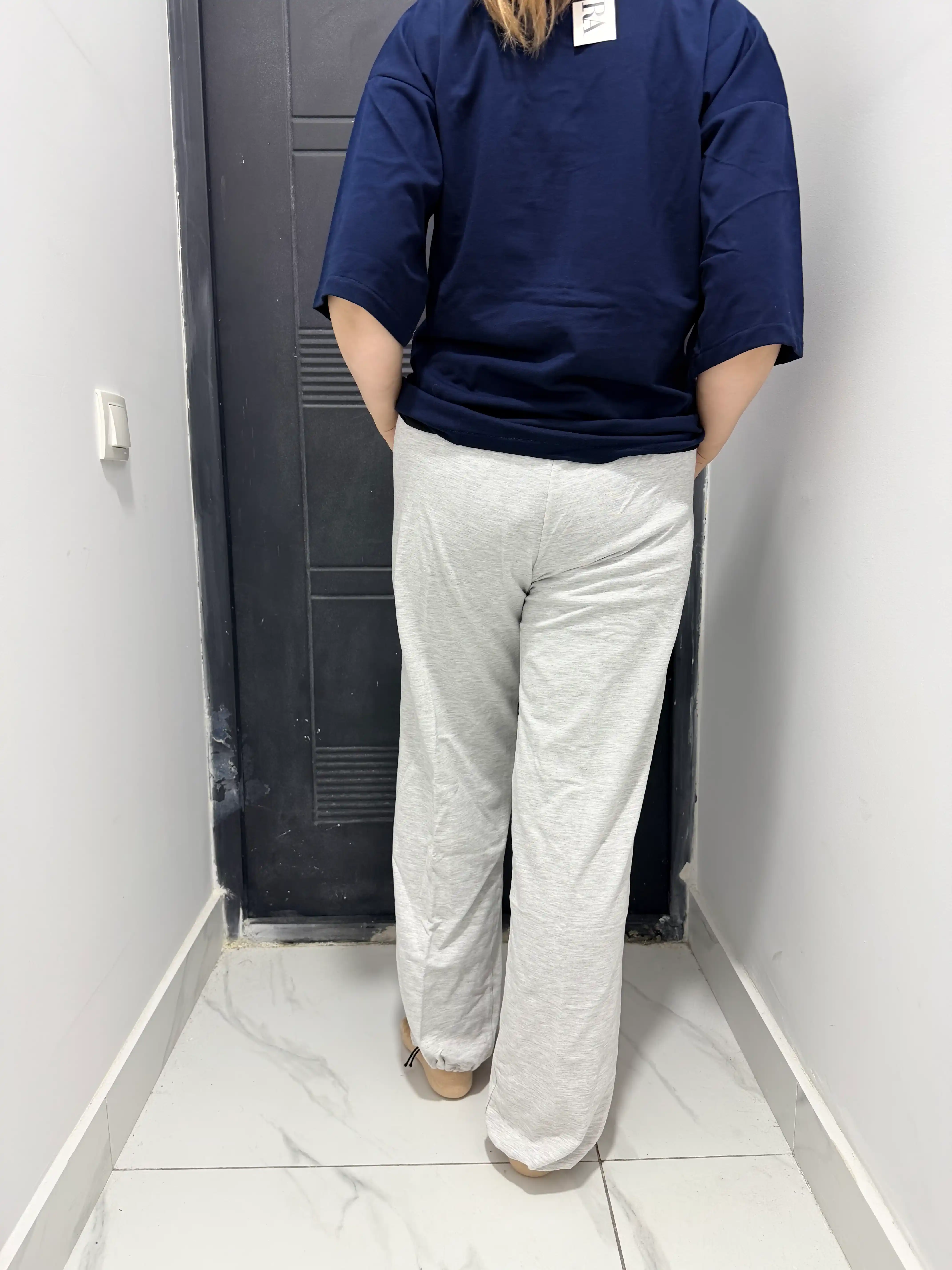 Ayollar uchun zamonaviy ikki qismli kostyumi – oversize va qulay modellar to`plami