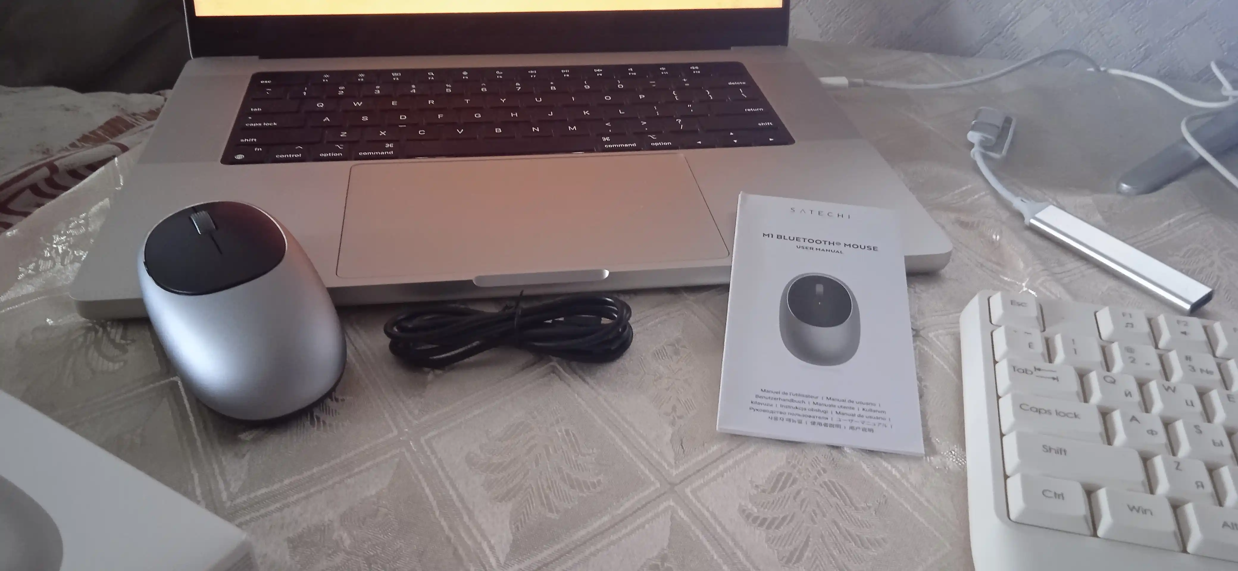 Simsiz sichqoncha Satechi M1 Bluetooth, qayta zaryadlanuvchi sichqoncha