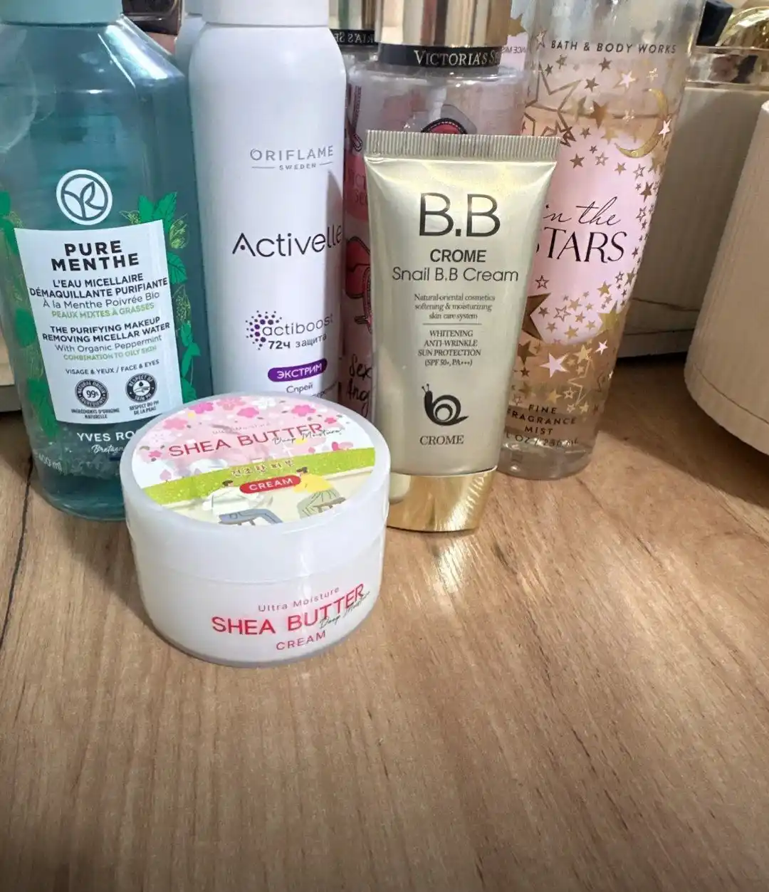 Ko‘p funksiyali oqartiruvchi BB-kremi CROME SNAIL BB Cream SPF50+
