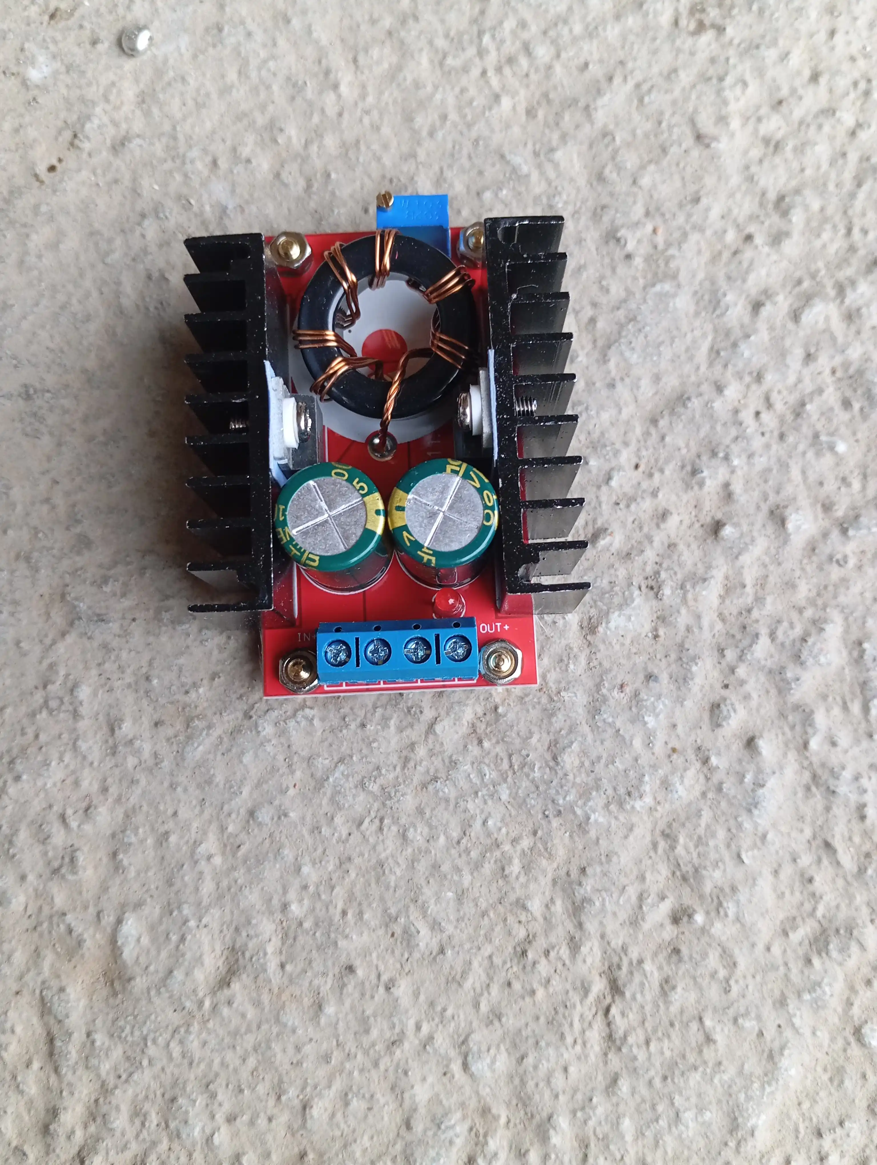 150W DC-DC kukuchlanishni kopaytiruvchi modul "kopaygan kuchlanishni sozlash"