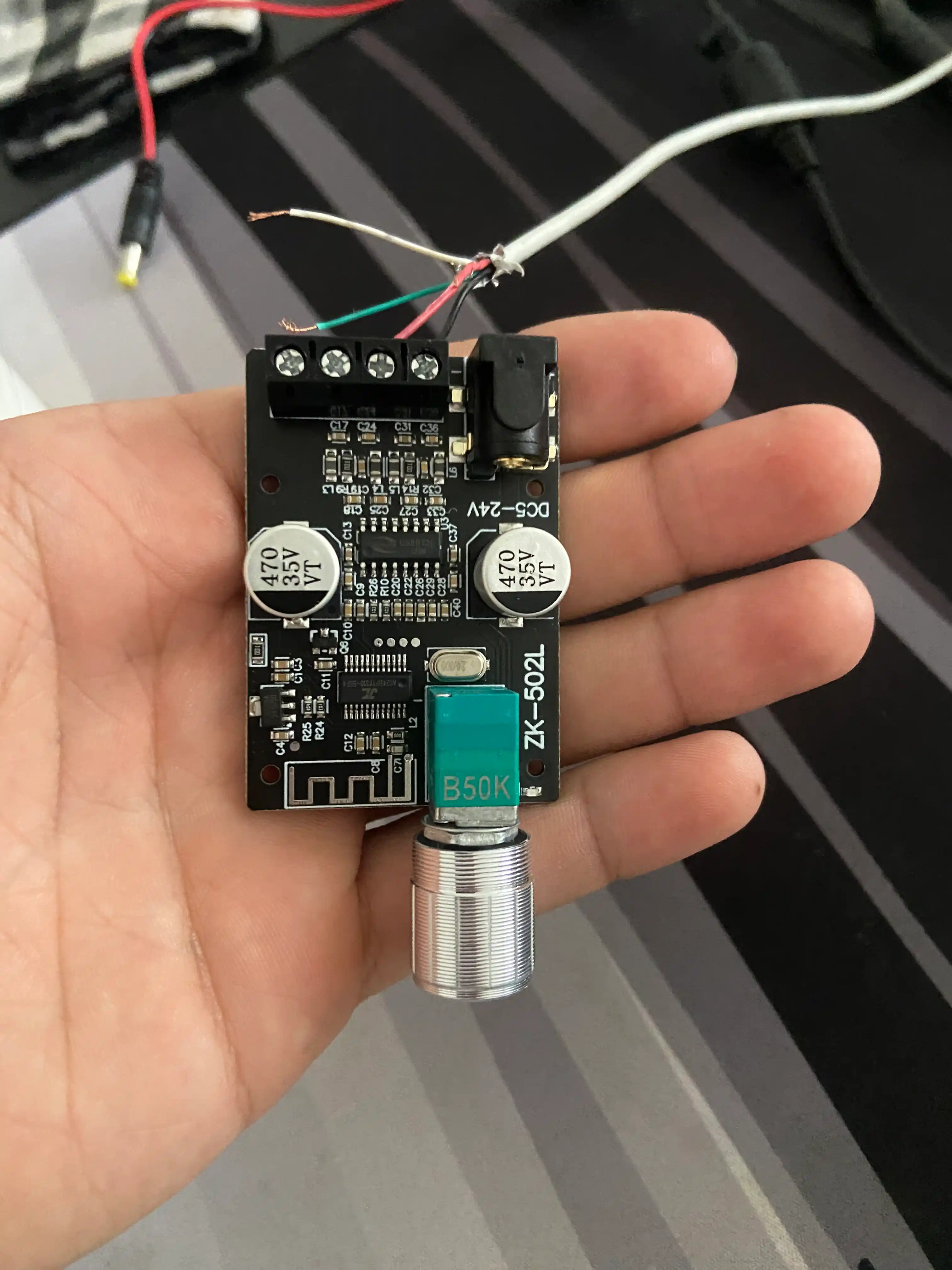 ZK-502L — мини Bluetooth усилитель звука 2×50 Вт, цифровой стерео модуль