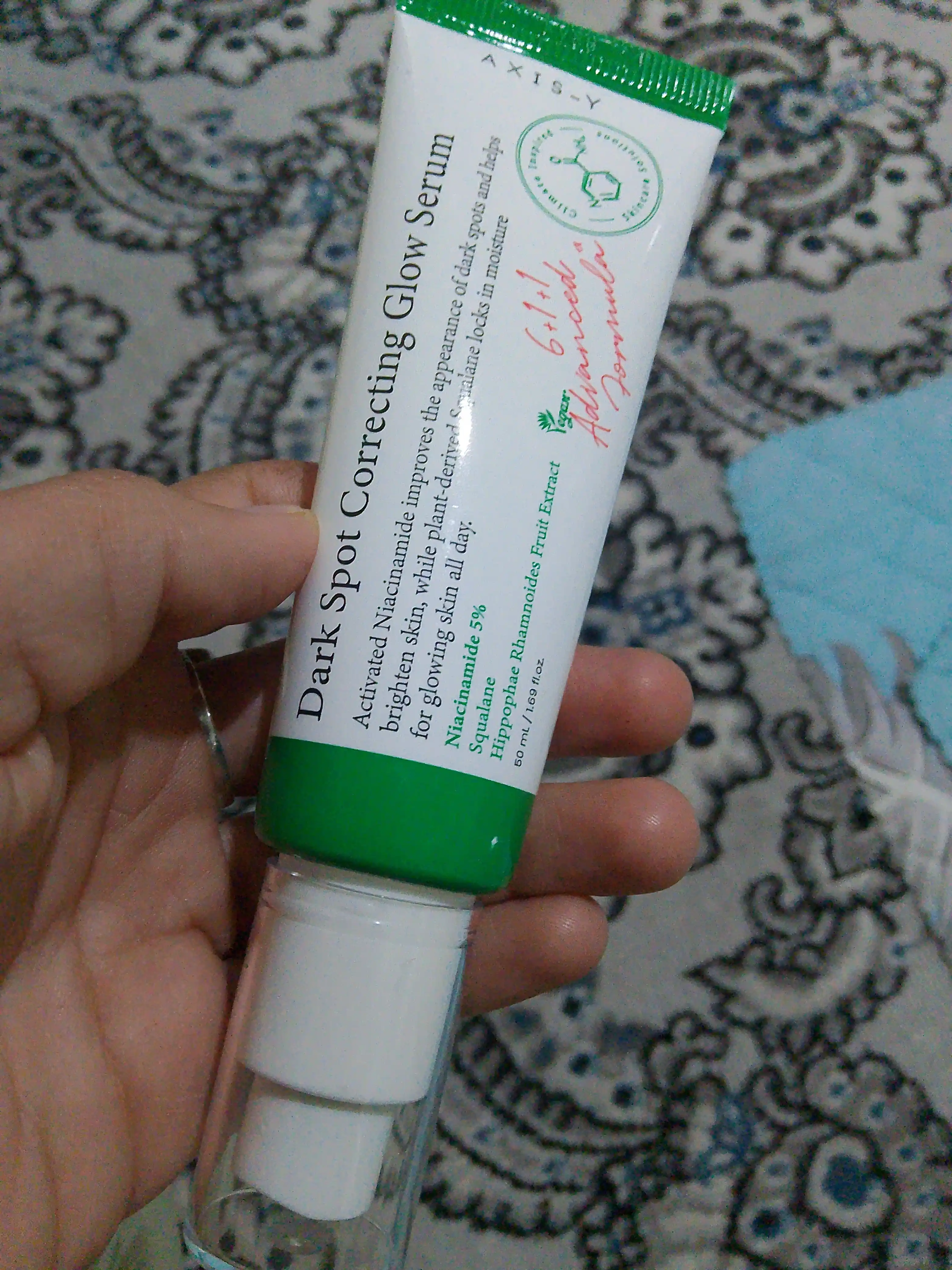 Yorqinlashtiruvchi zardob AXIS-Y Dark Spot Correcting Glow Serum, 50 ml
