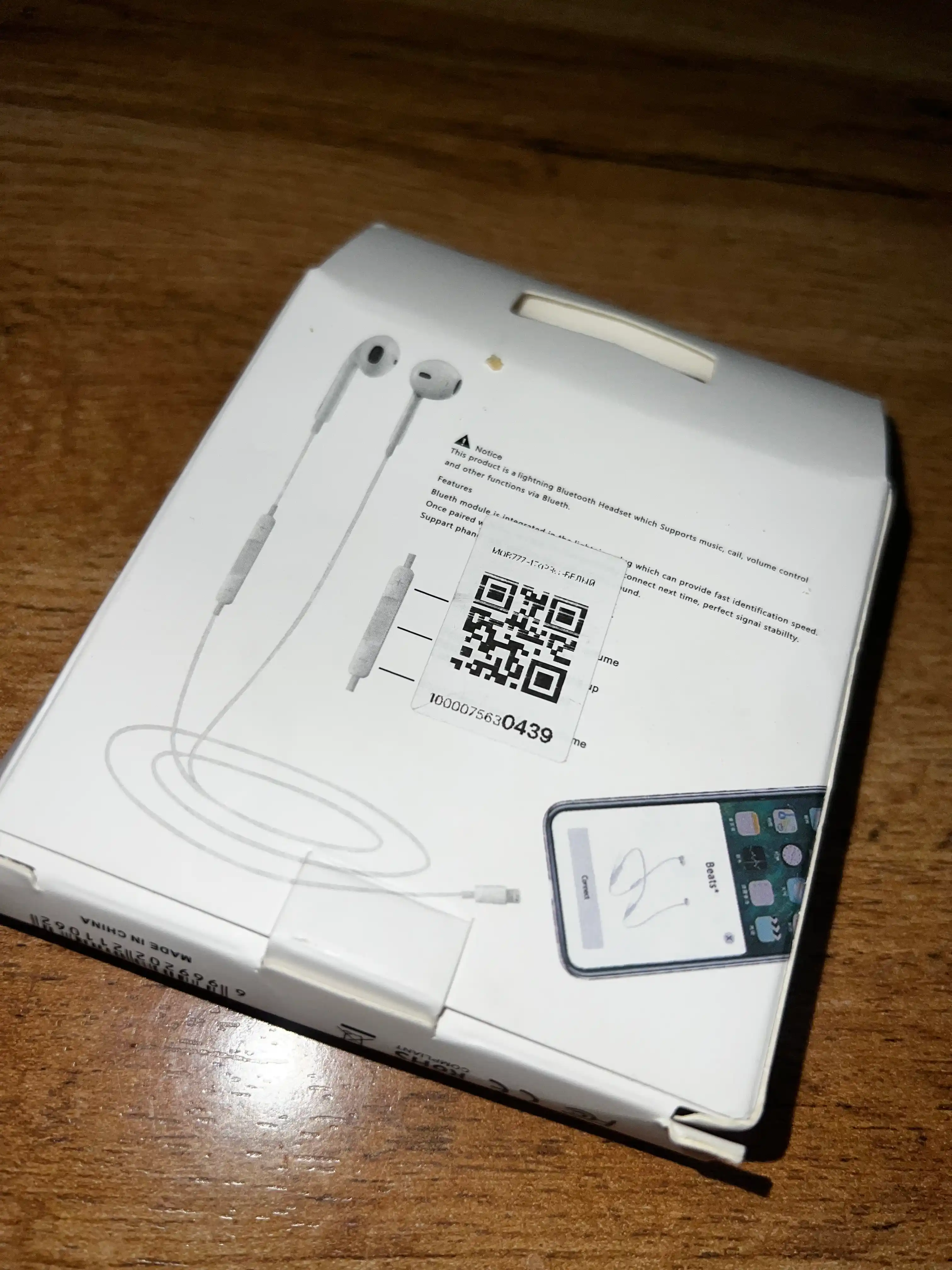 Simli quloqchinlar,  Type c kabeli va  Lightning kabeli, Bluetooth bilan
