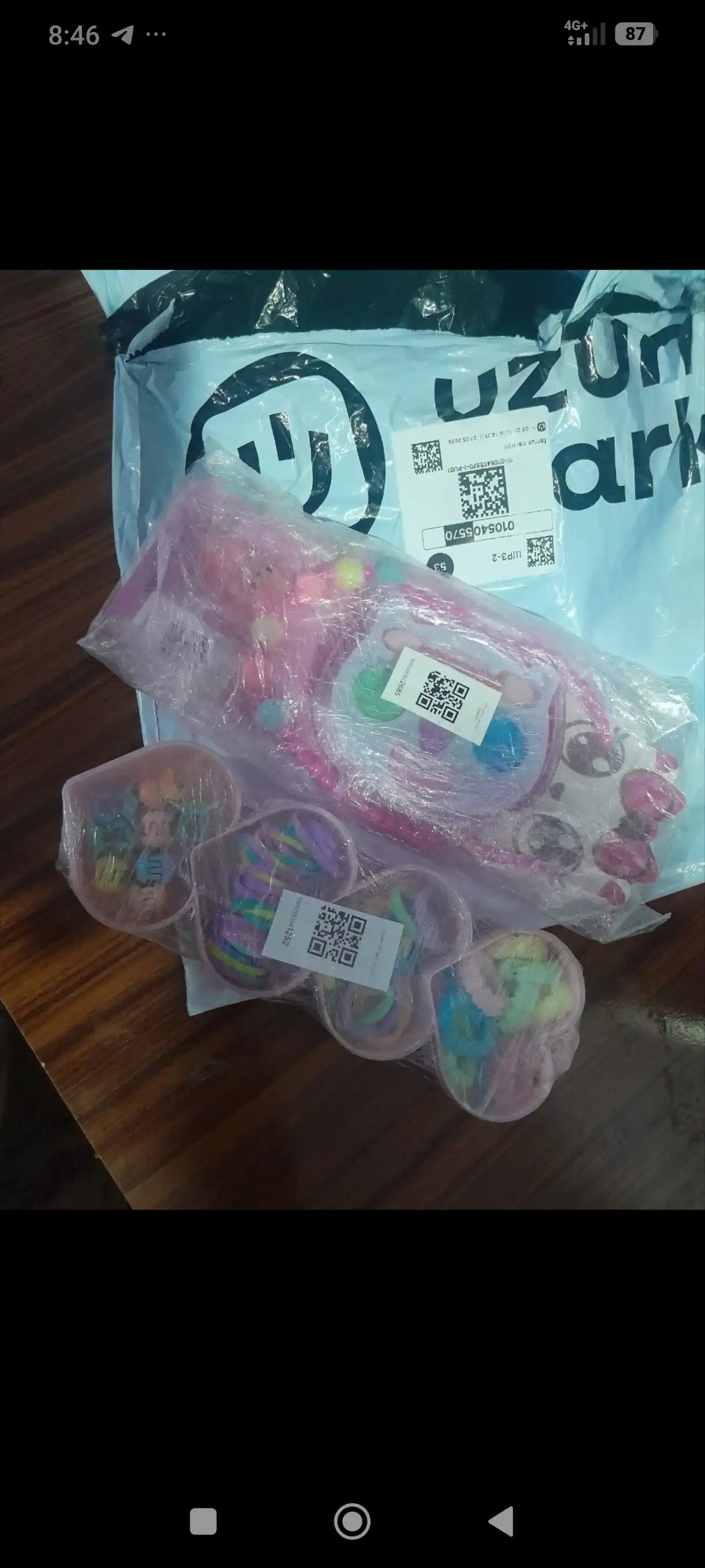 Hello Kitty makiyaji, o‘yinchoq kosmetika, xavfsiz makiyaj