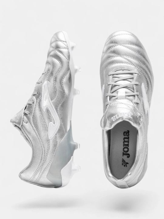 Kumush rangli "Joma Score Cup 26" futbol butsilari