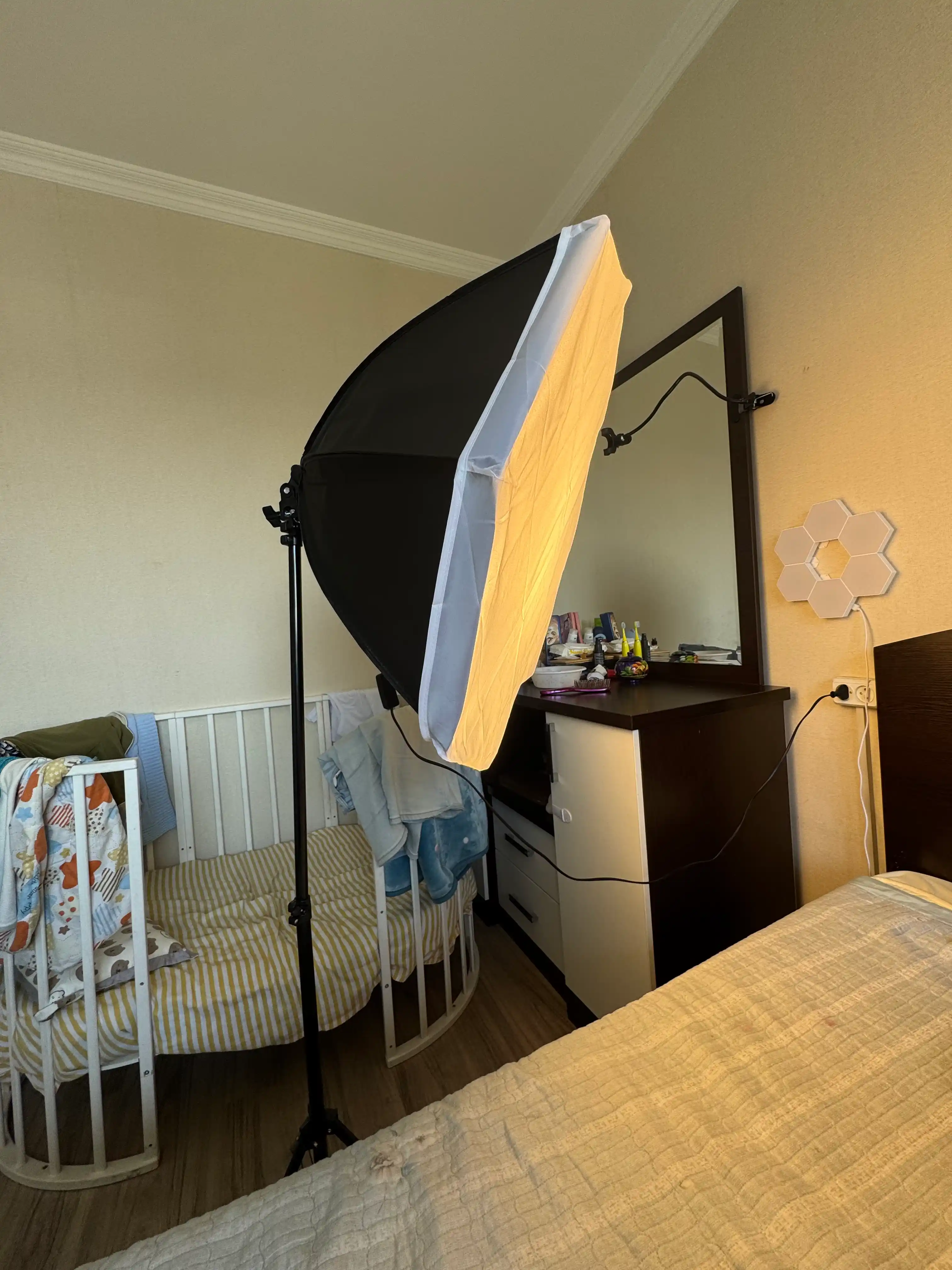 Dumaloq softbox, lampa, ustun, pult