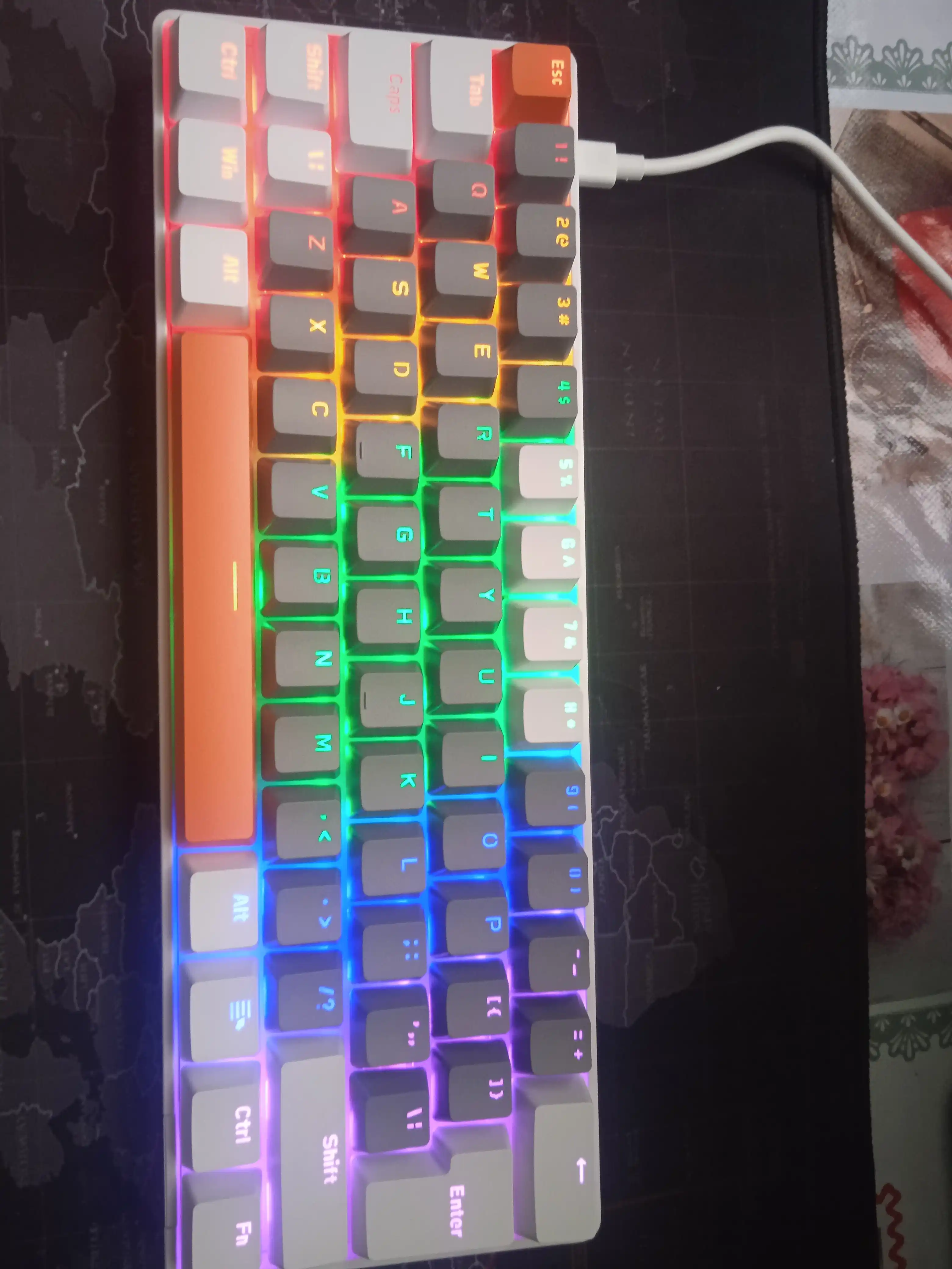 O'yin mexanik klaviaturasi T60