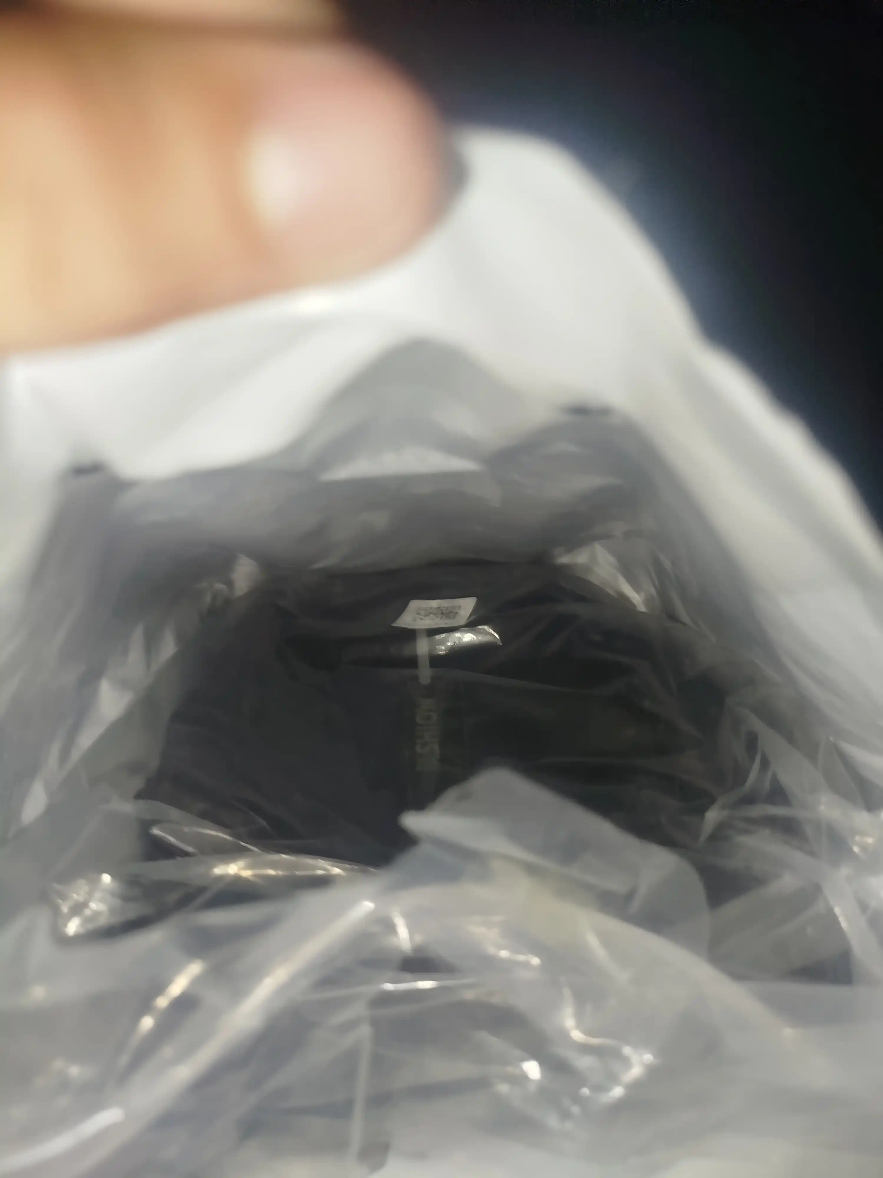 Erkaklar sumkasi, barsetka, bananka, qulfli va USB zaryadlovchi bilan, elkama